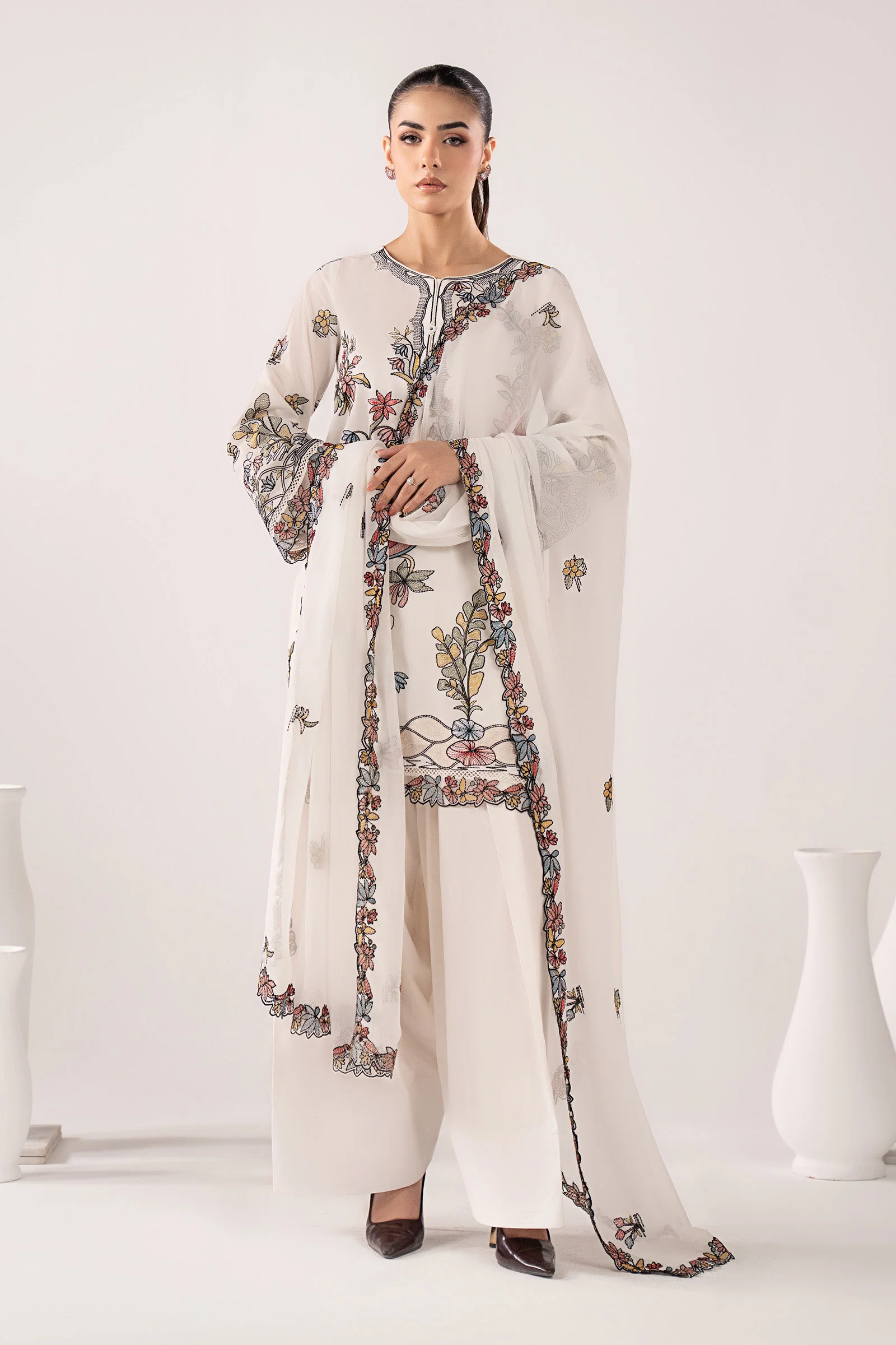 3 Piece Embroidered Lawn Suit - Image 17