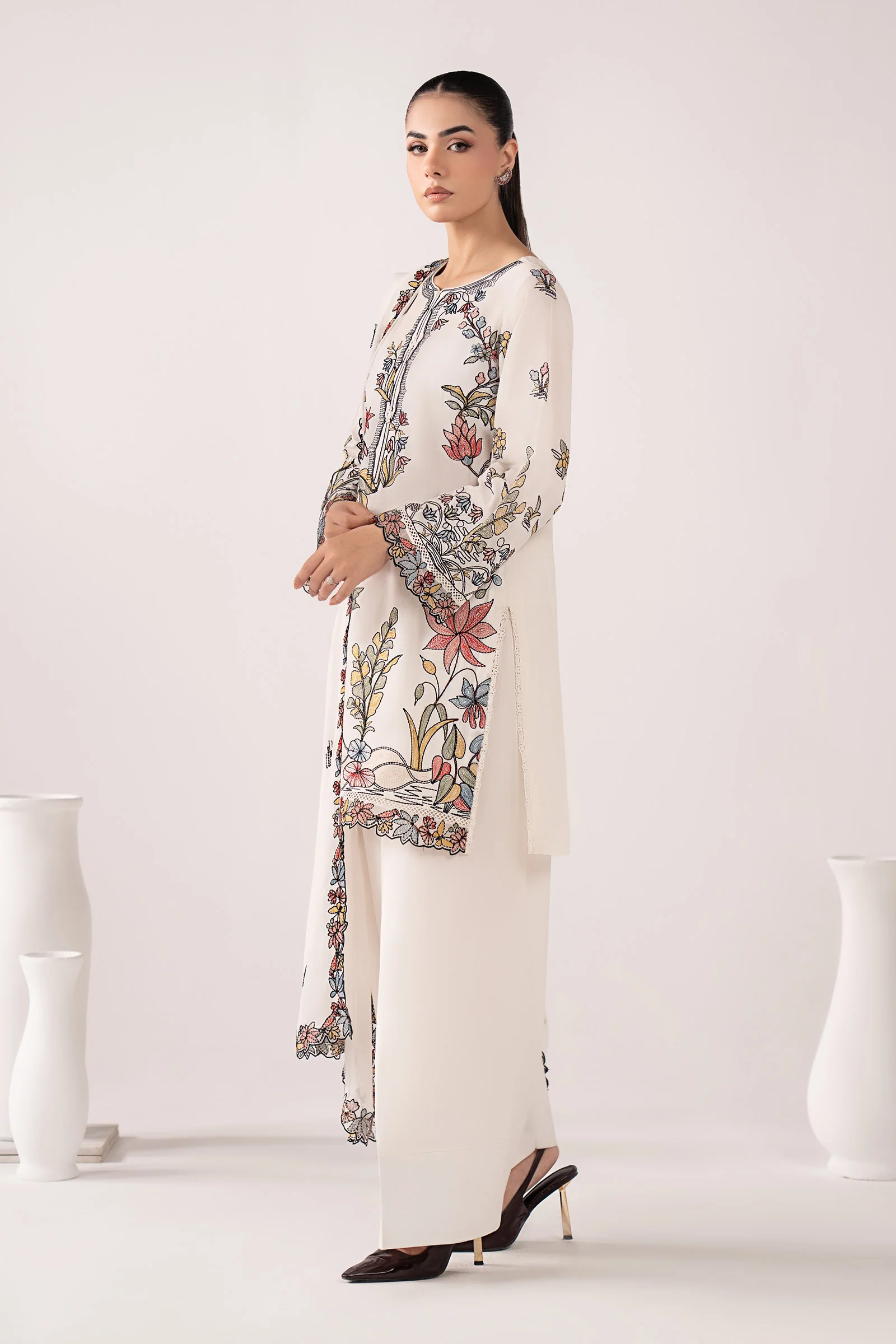 3 Piece Embroidered Lawn Suit - Image 18