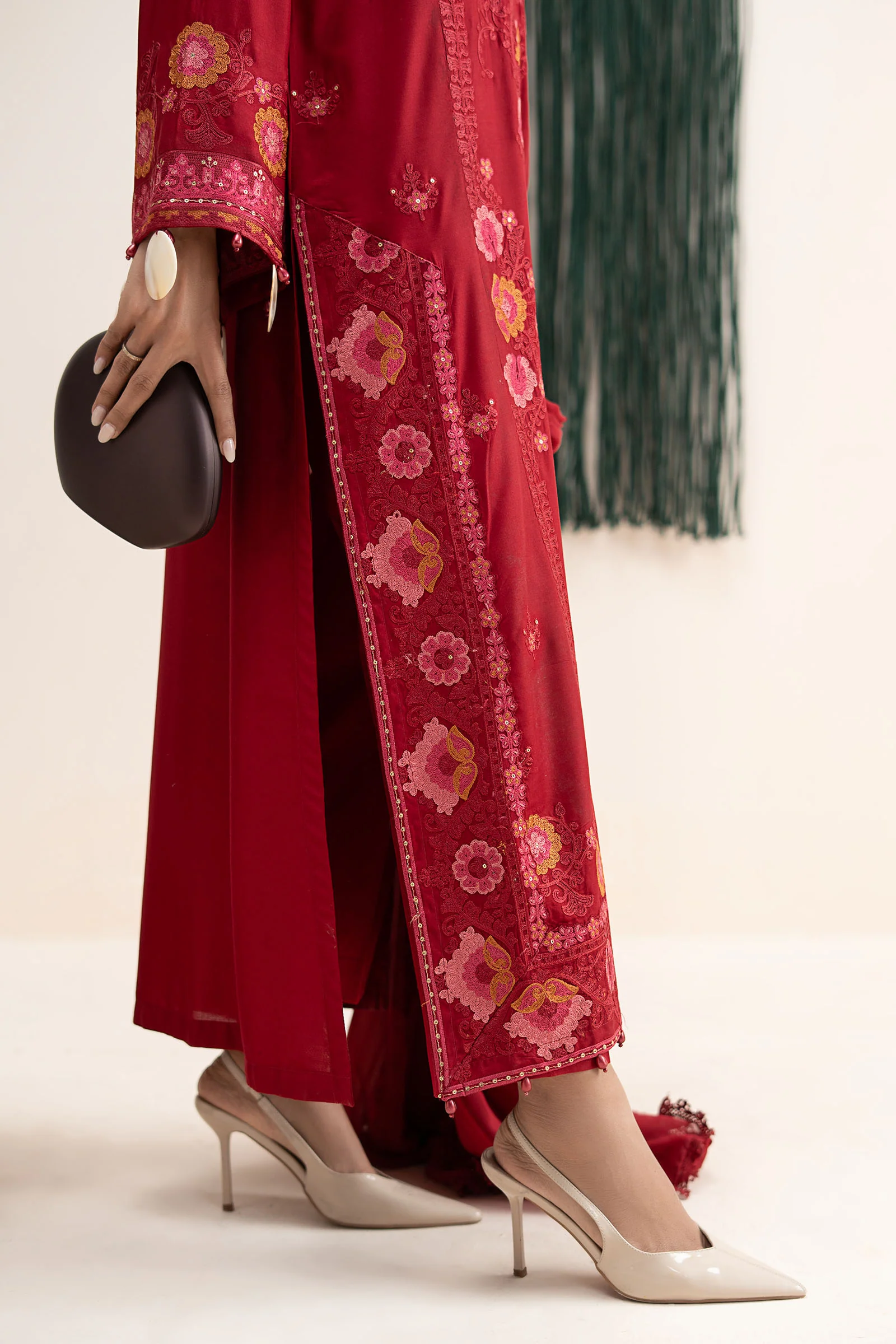 3 Piece Embroidered Arabic Lawn Suit - Image 5