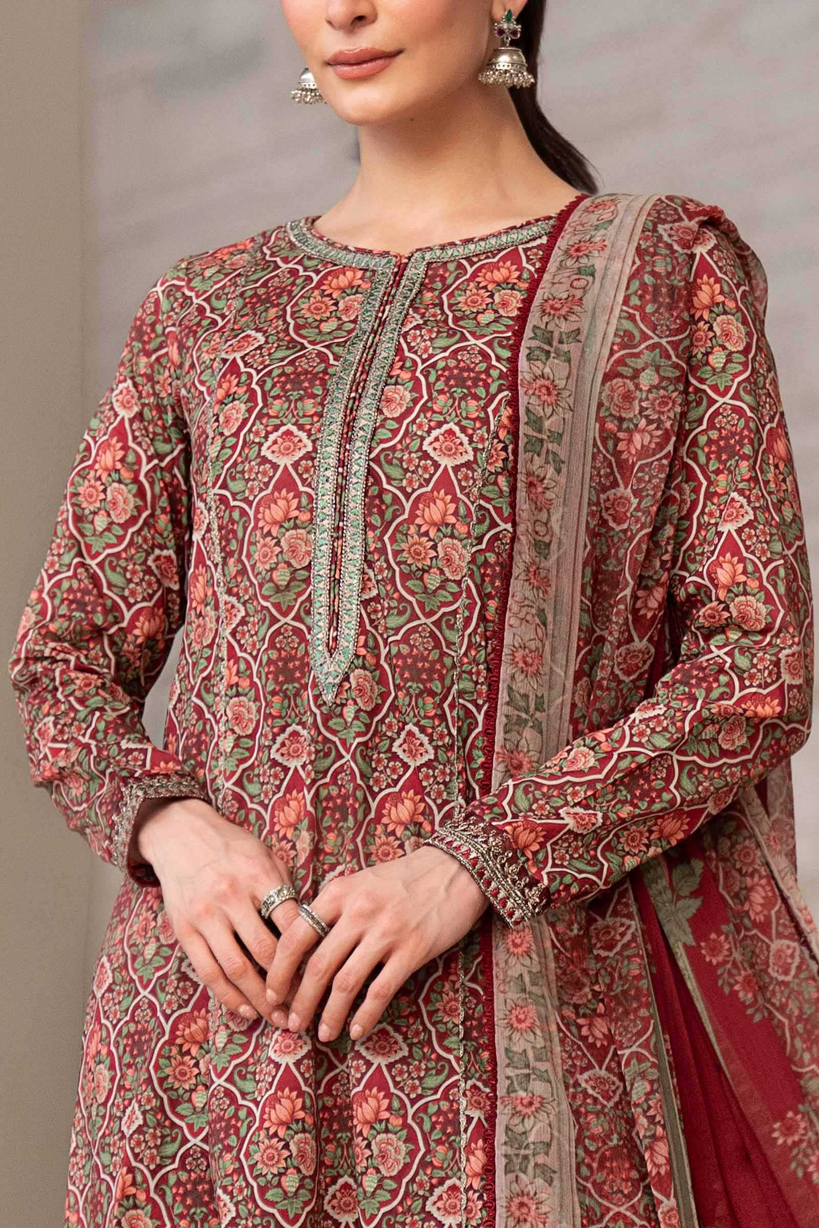 3 Piece Embroidered Lawn Suit - Image 4