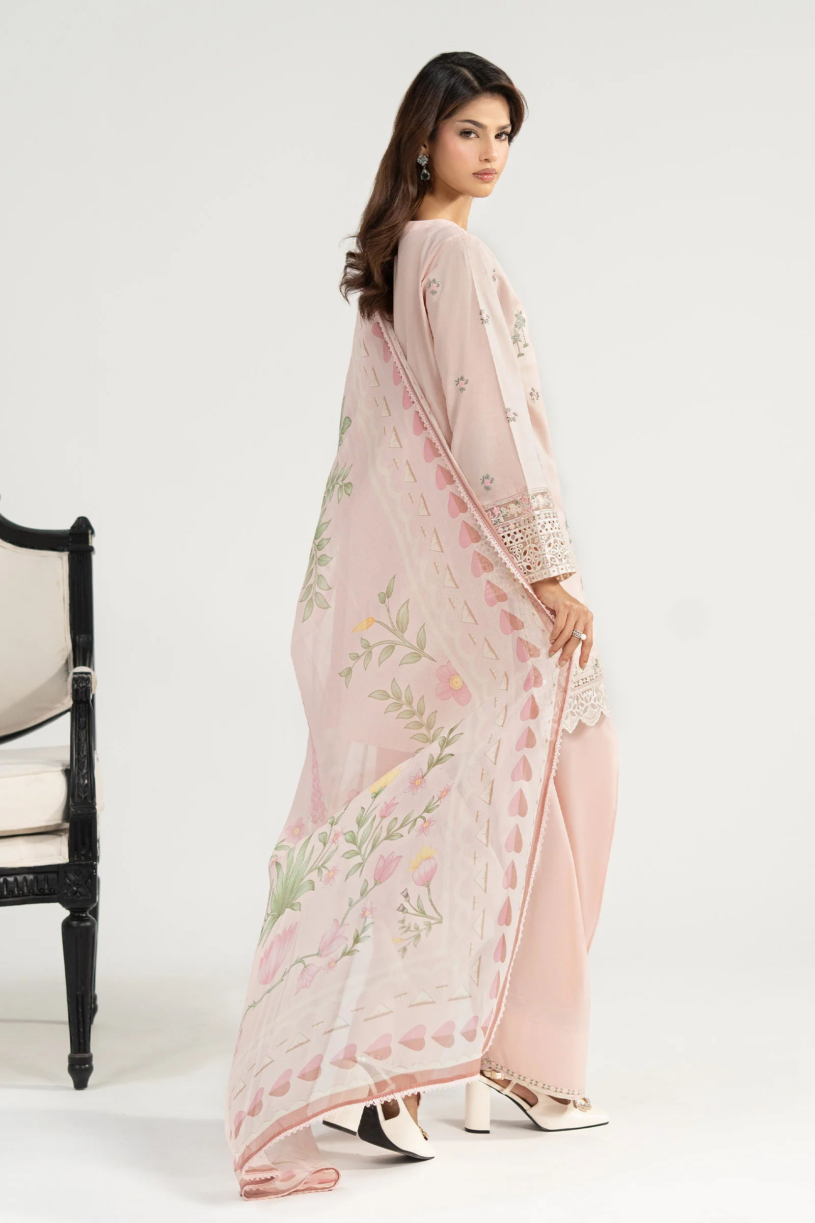 3 Piece Embroidered Lawn Suit - Image 7
