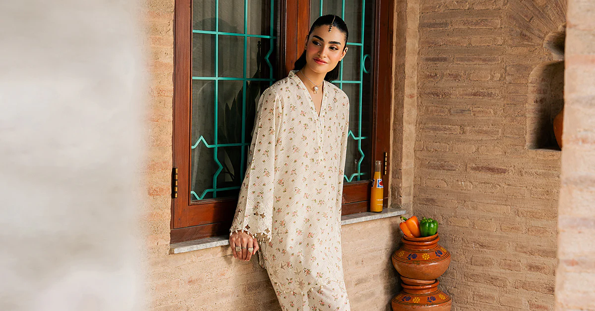 2 Piece Embroidered Lawn Suit - Image 9