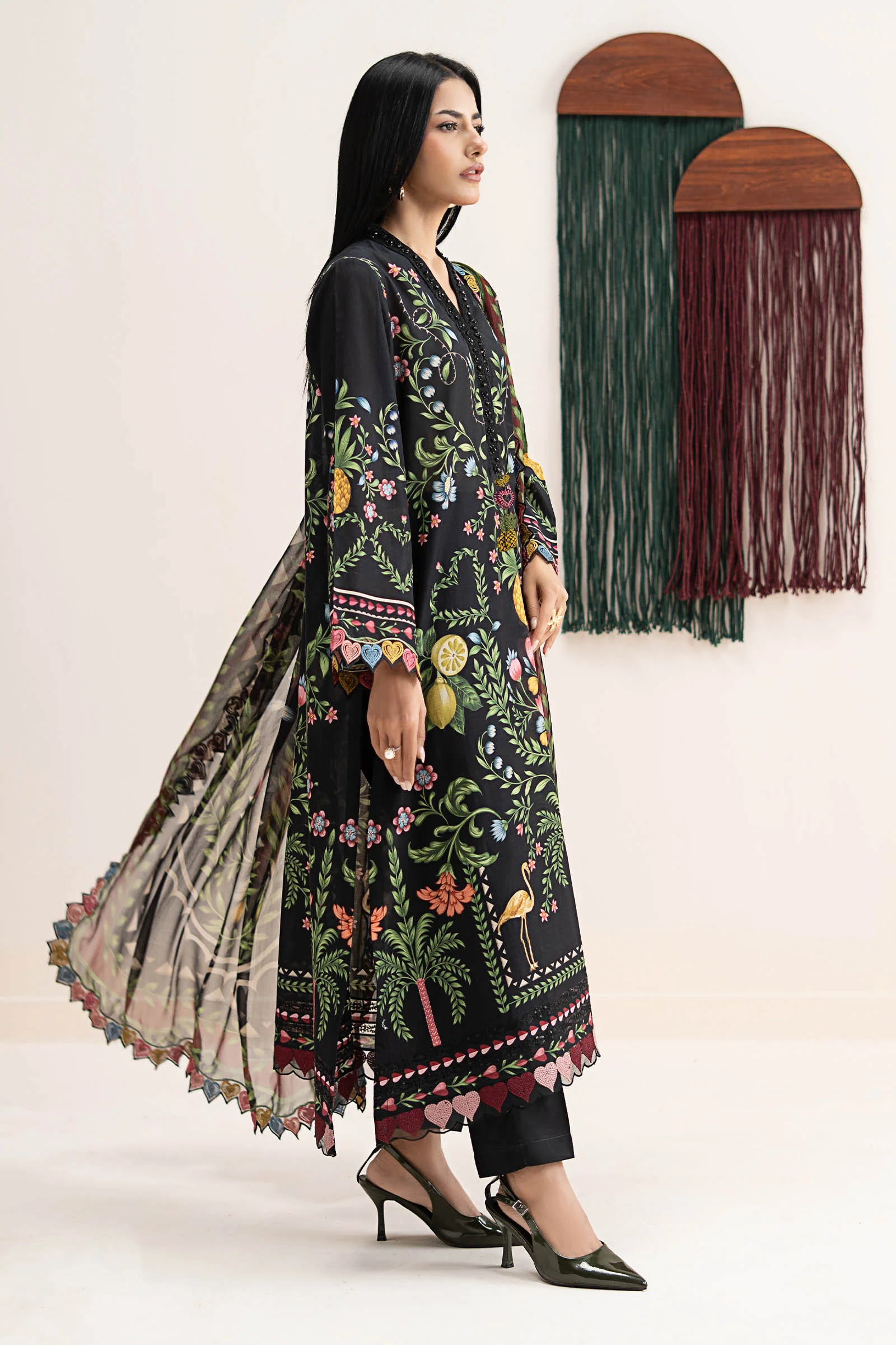 3 Piece Embroidered Lawn Suit - Image 7