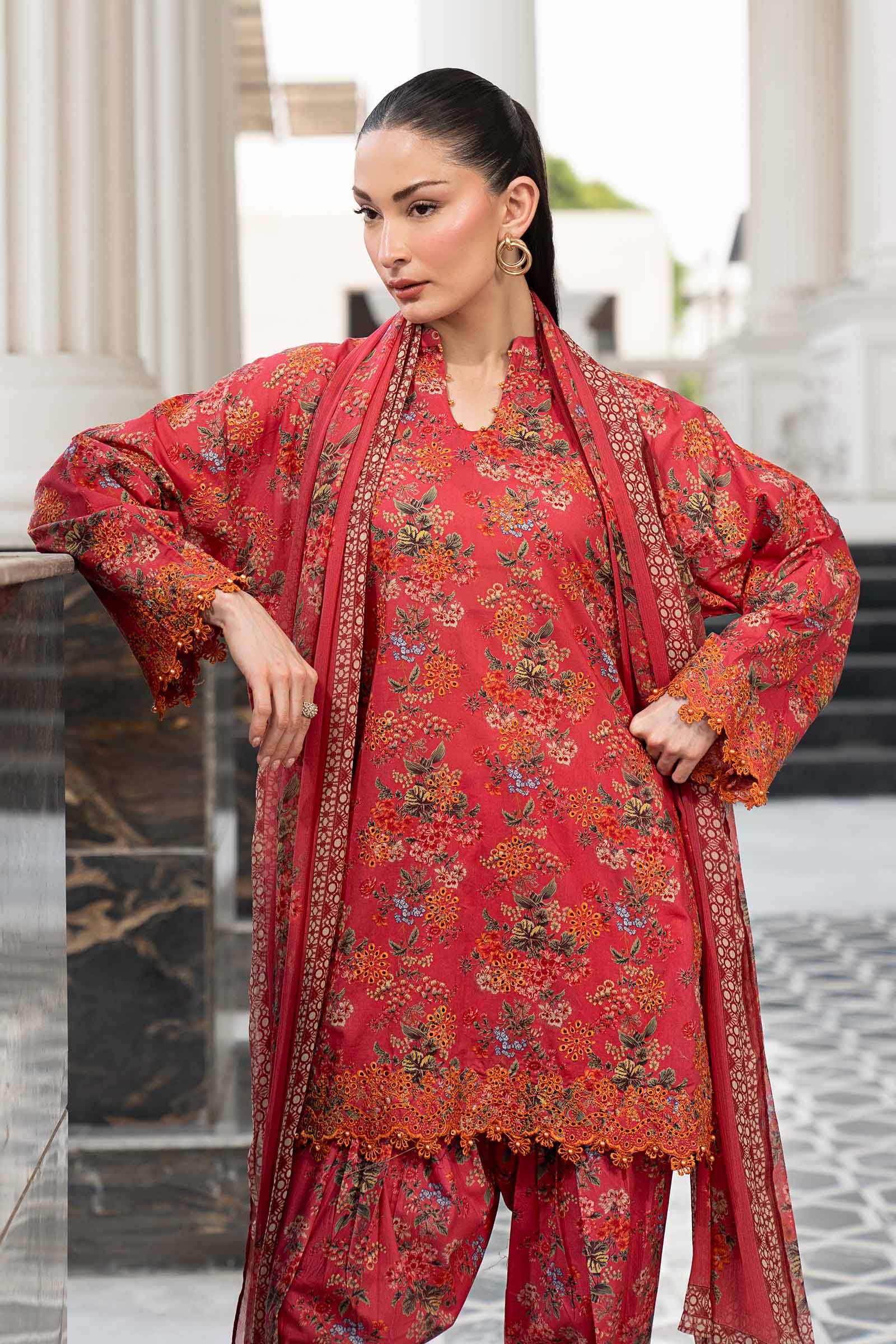 3 Piece Embroidered Lawn Suit - Image 2