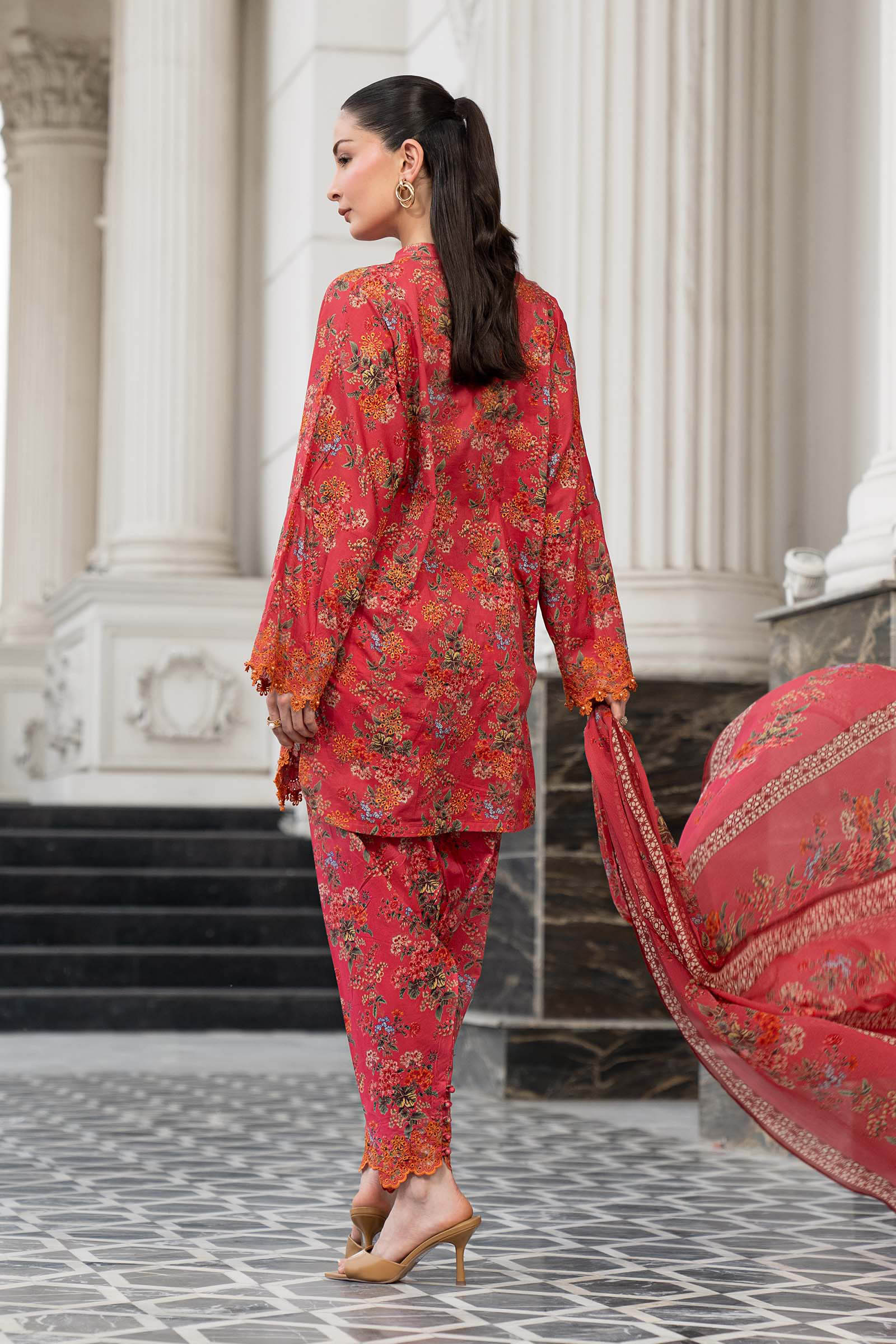 3 Piece Embroidered Lawn Suit - Image 7