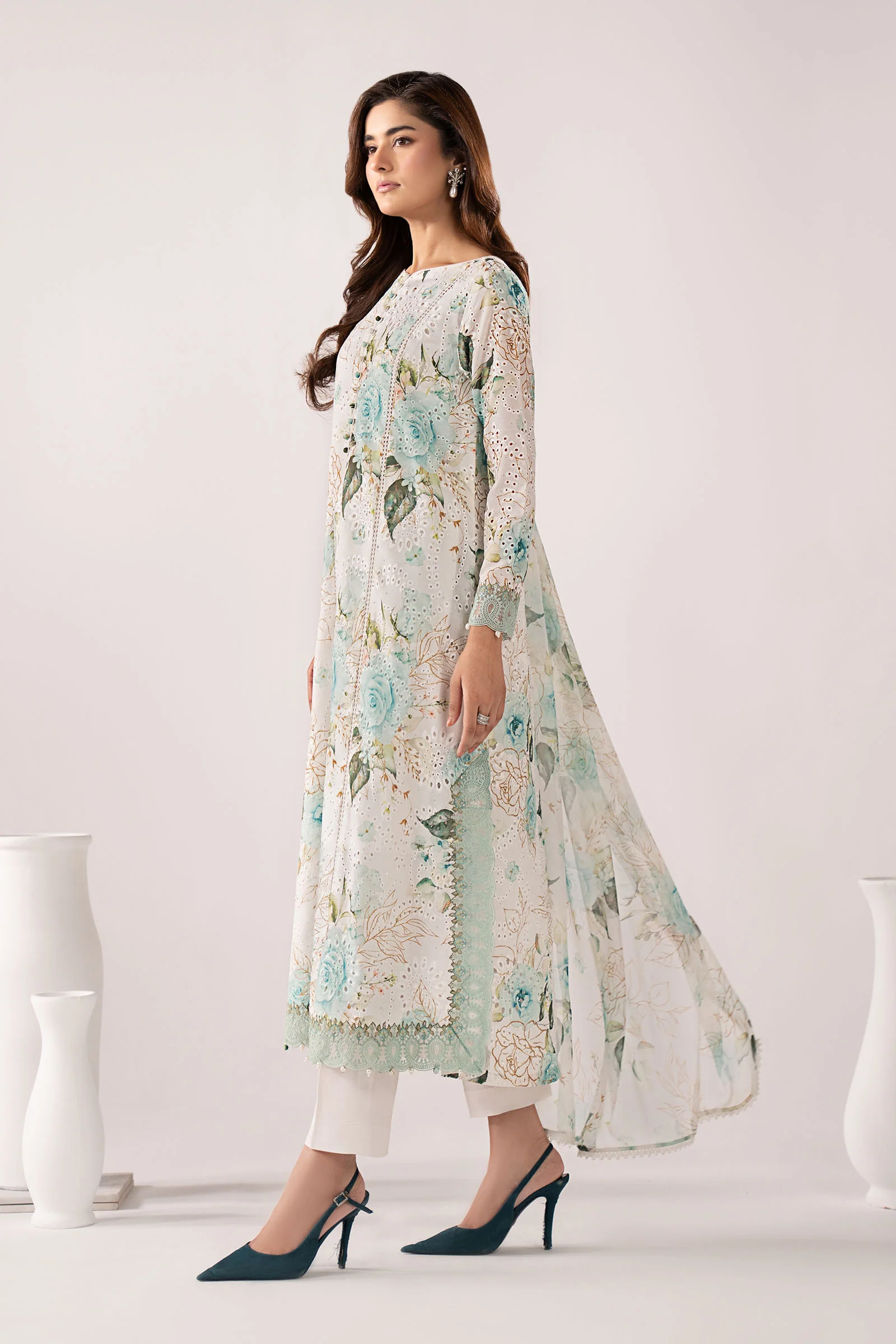 3 Piece Embroidered Lawn Suit - Image 8