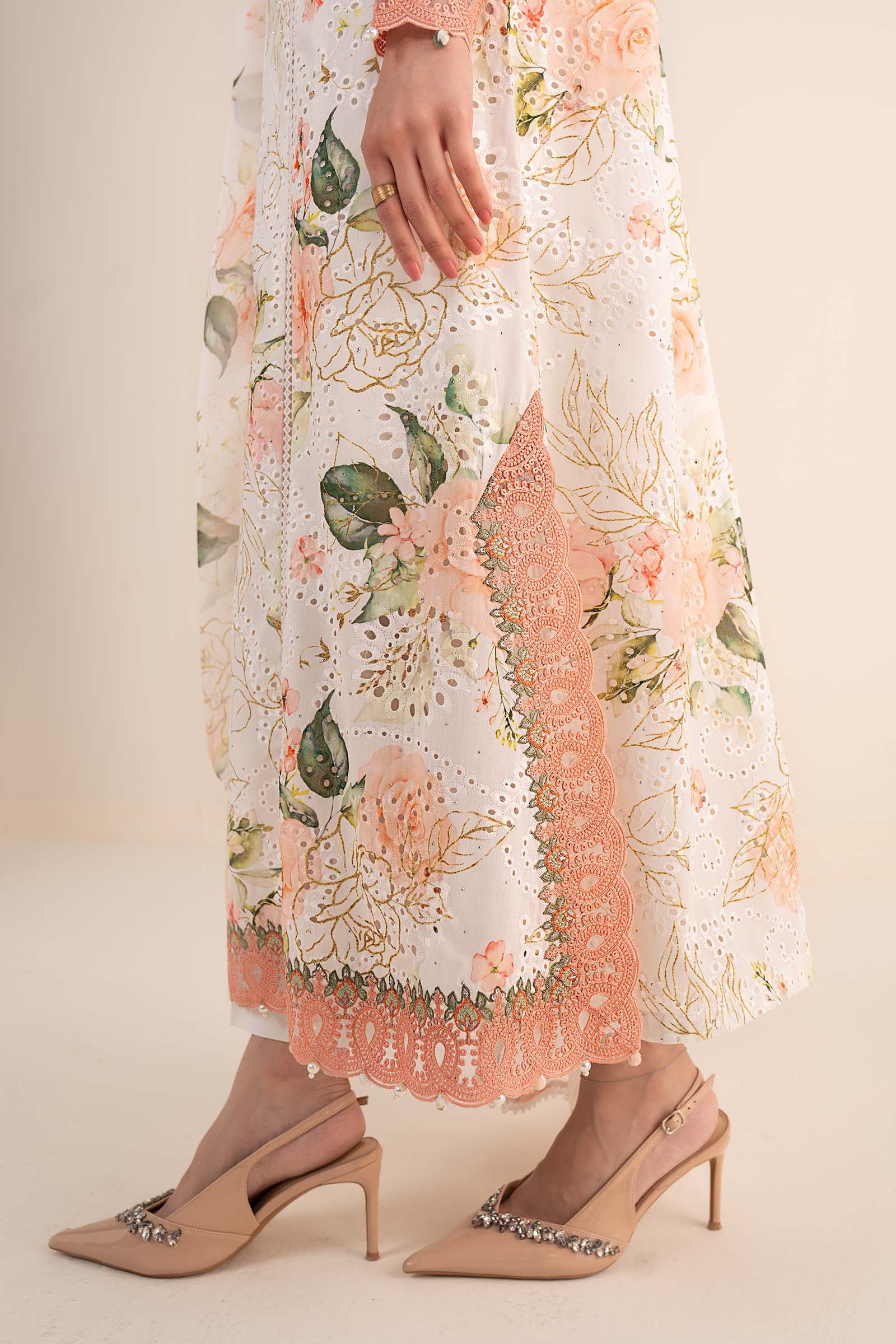 3 Piece Embroidered Lawn Suit - Image 13
