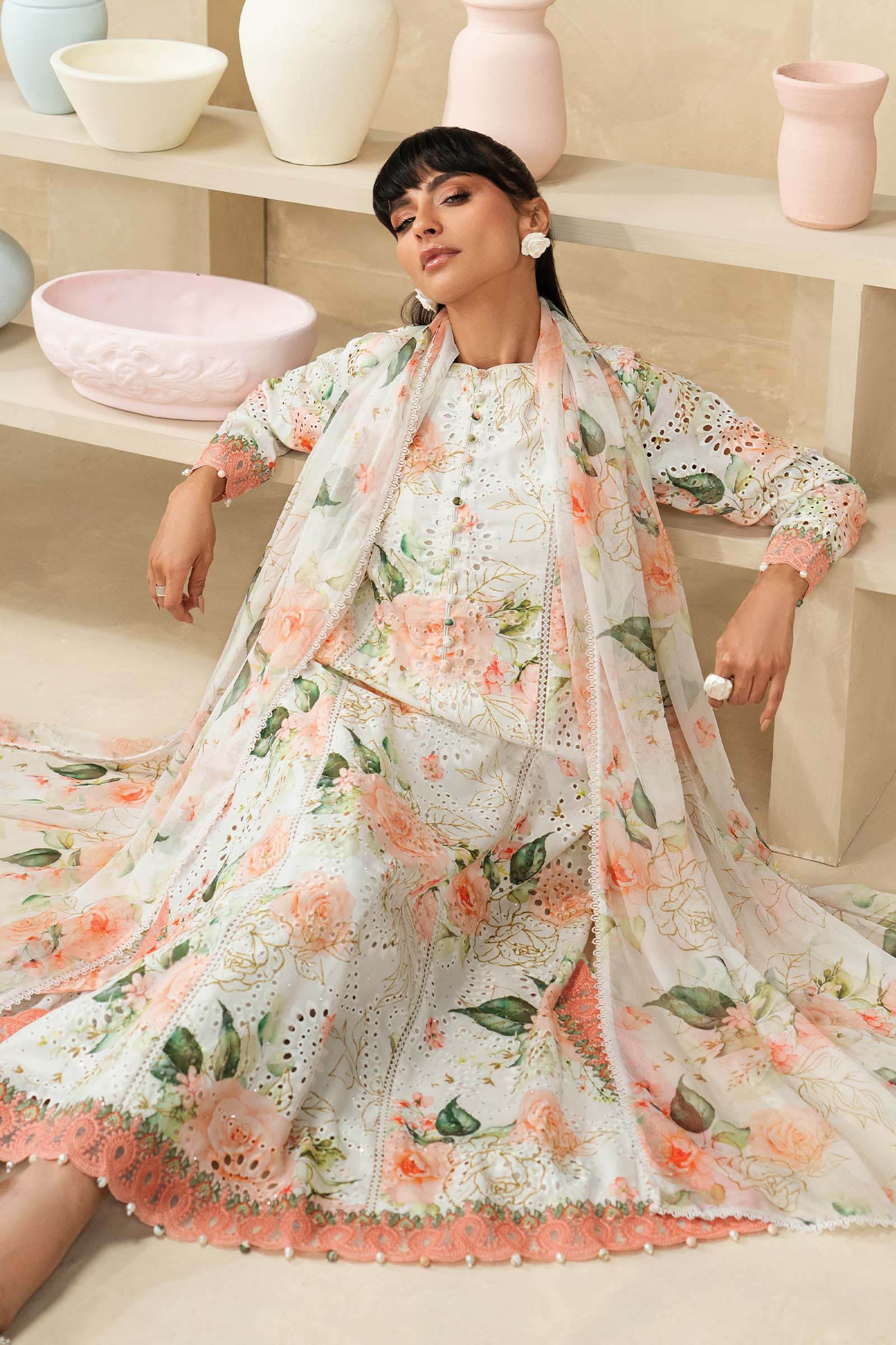 3 Piece Embroidered Lawn Suit - Image 4