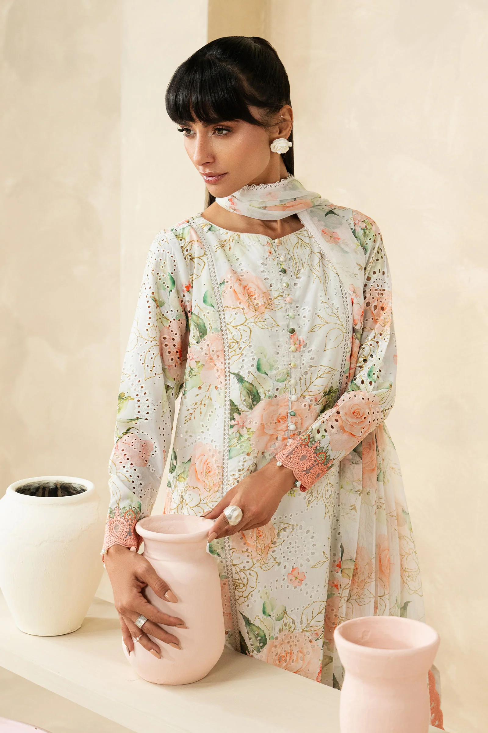 3 Piece Embroidered Lawn Suit - Image 7