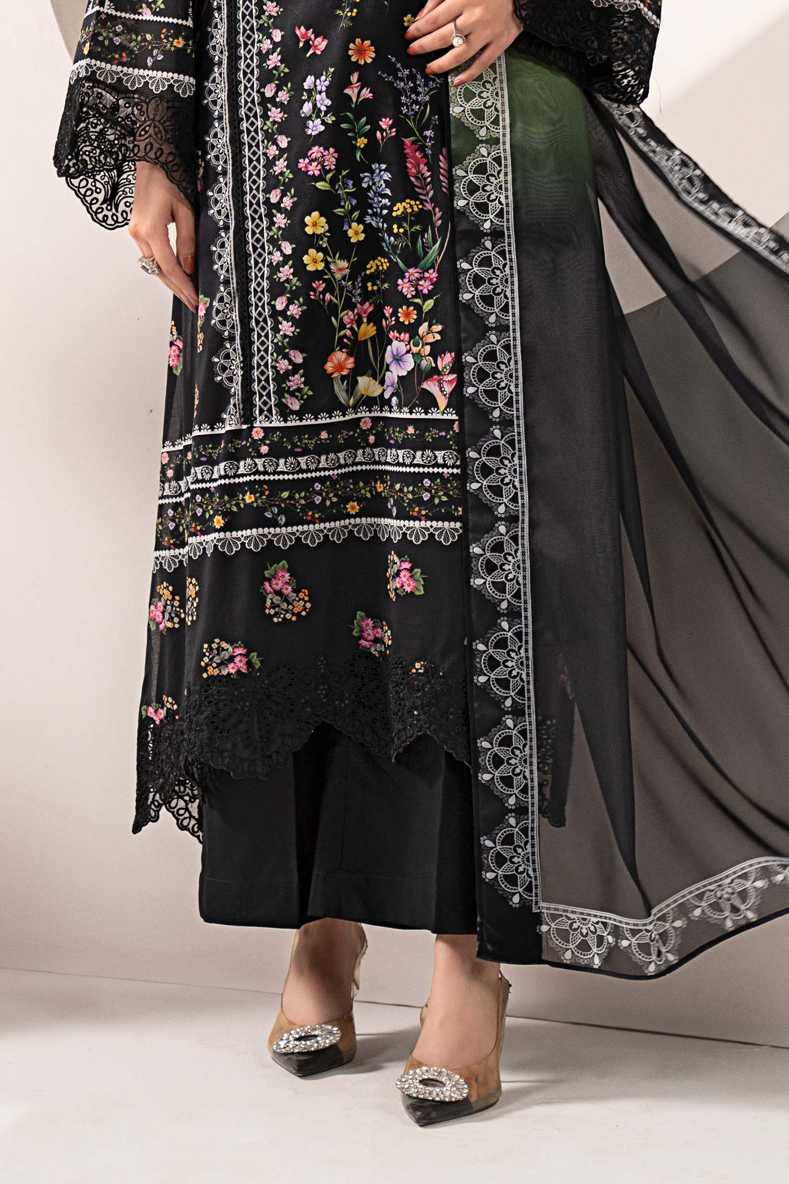 3 Piece Embroidered Lawn Suit - Image 6