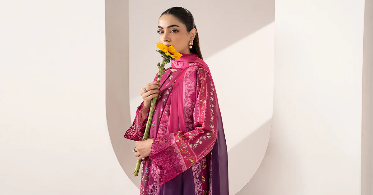 3 Piece Embroidered Lawn Suit - Image 10