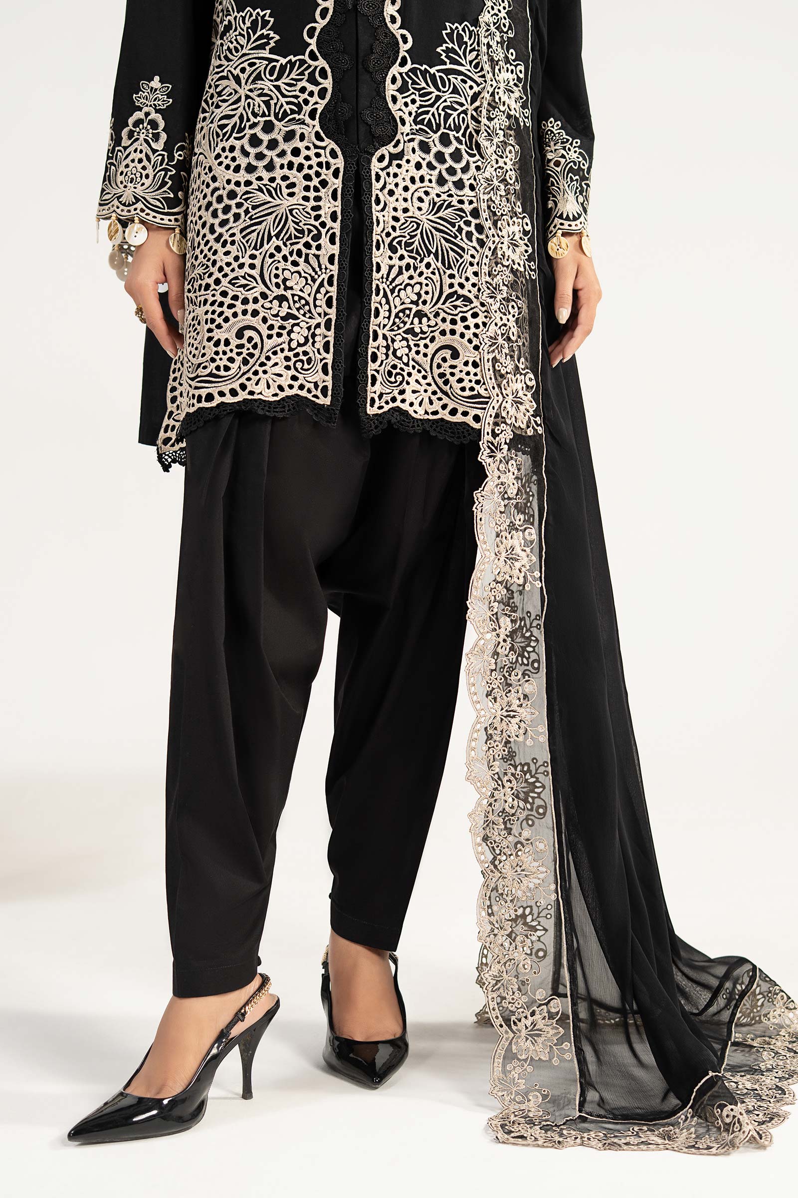 3 Piece Embroidered Lawn Suit - Image 6