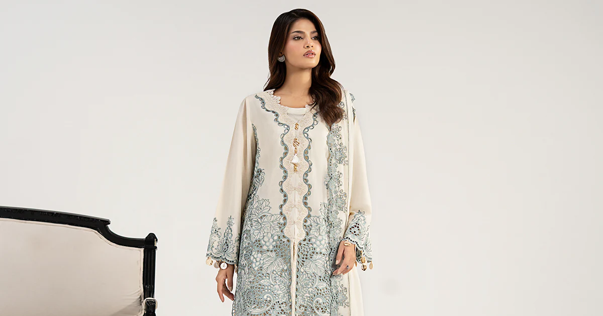 3 Piece Embroidered Lawn Suit - Image 10