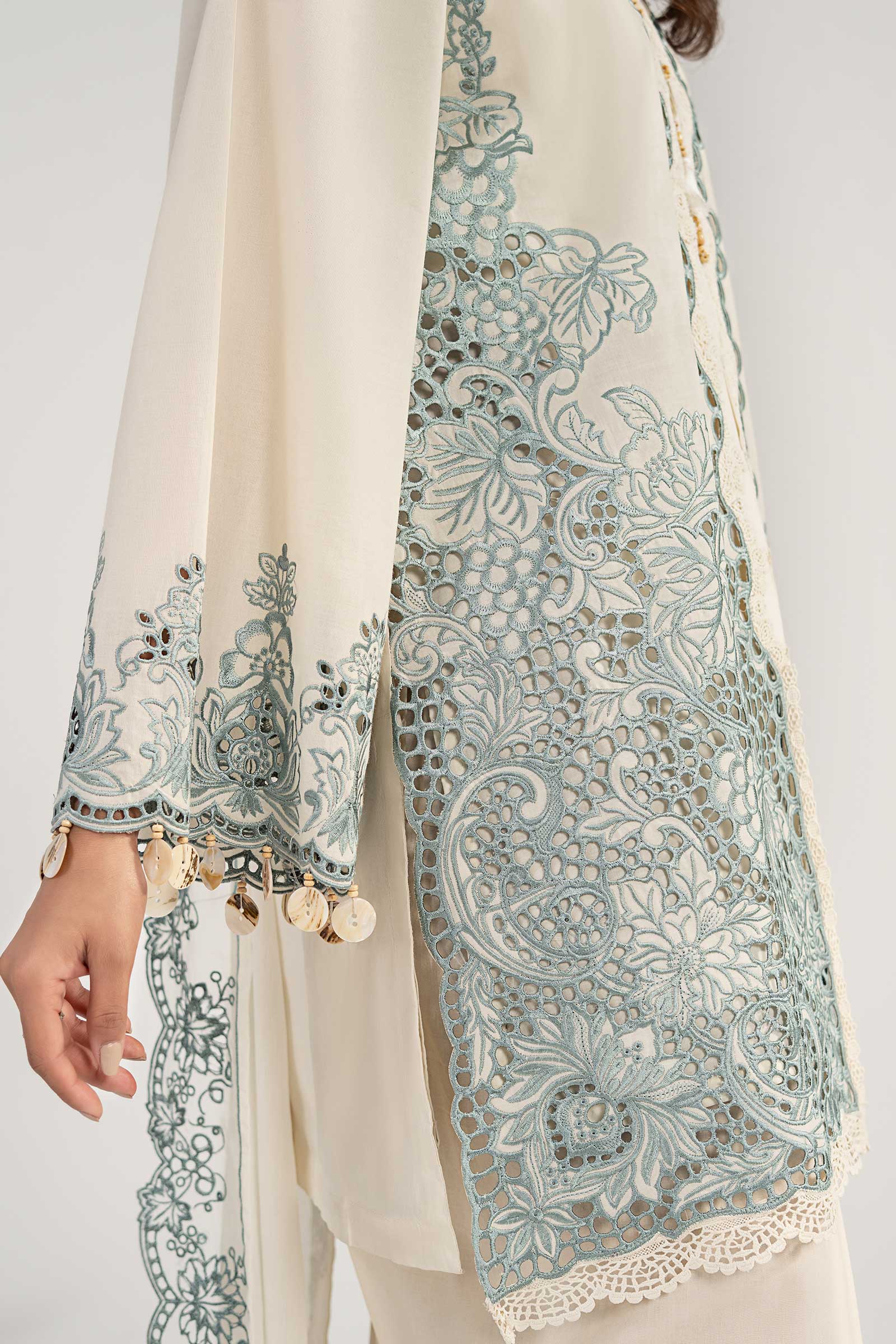3 Piece Embroidered Lawn Suit - Image 6