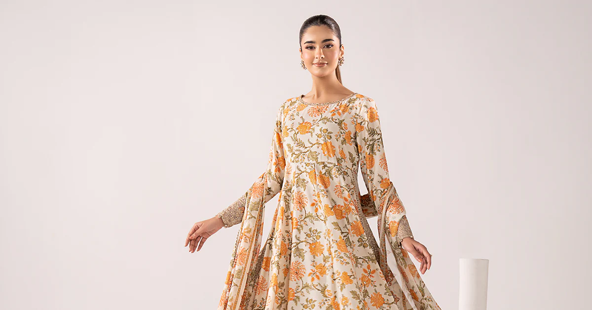 3 Piece Embroidered Lawn Suit - Image 10