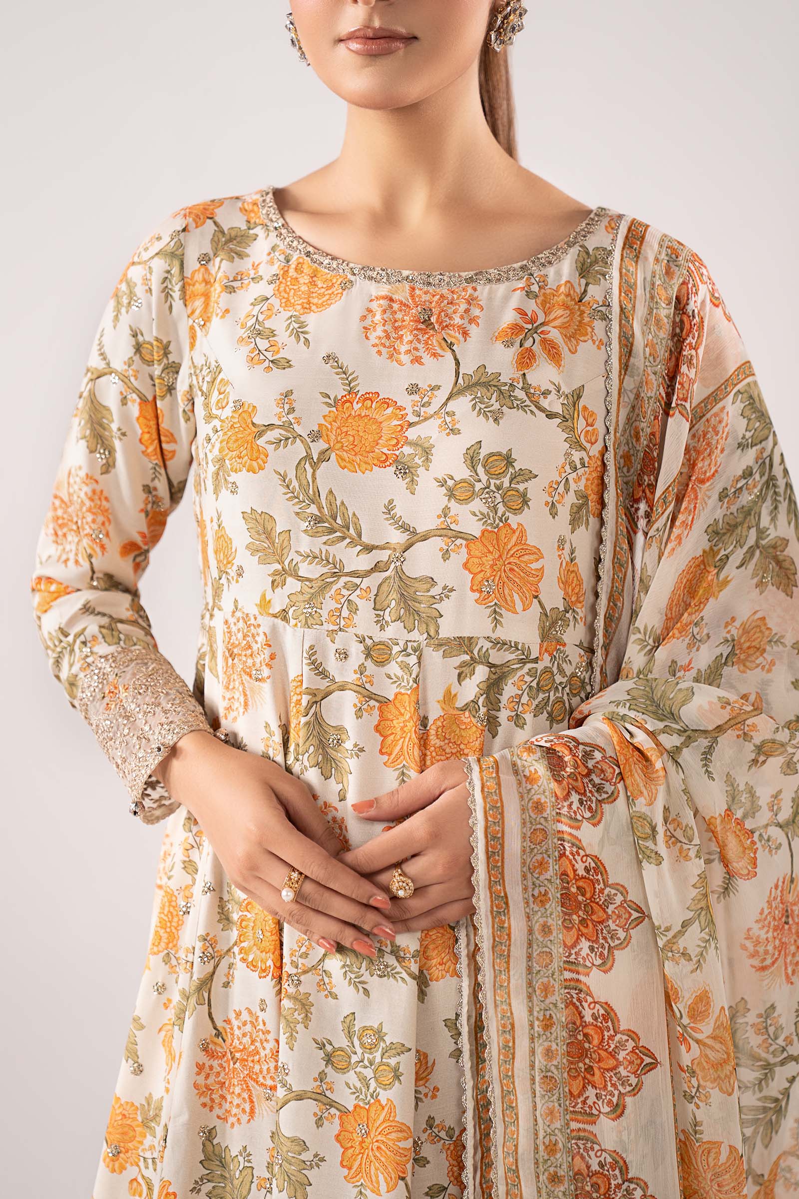 3 Piece Embroidered Lawn Suit - Image 5
