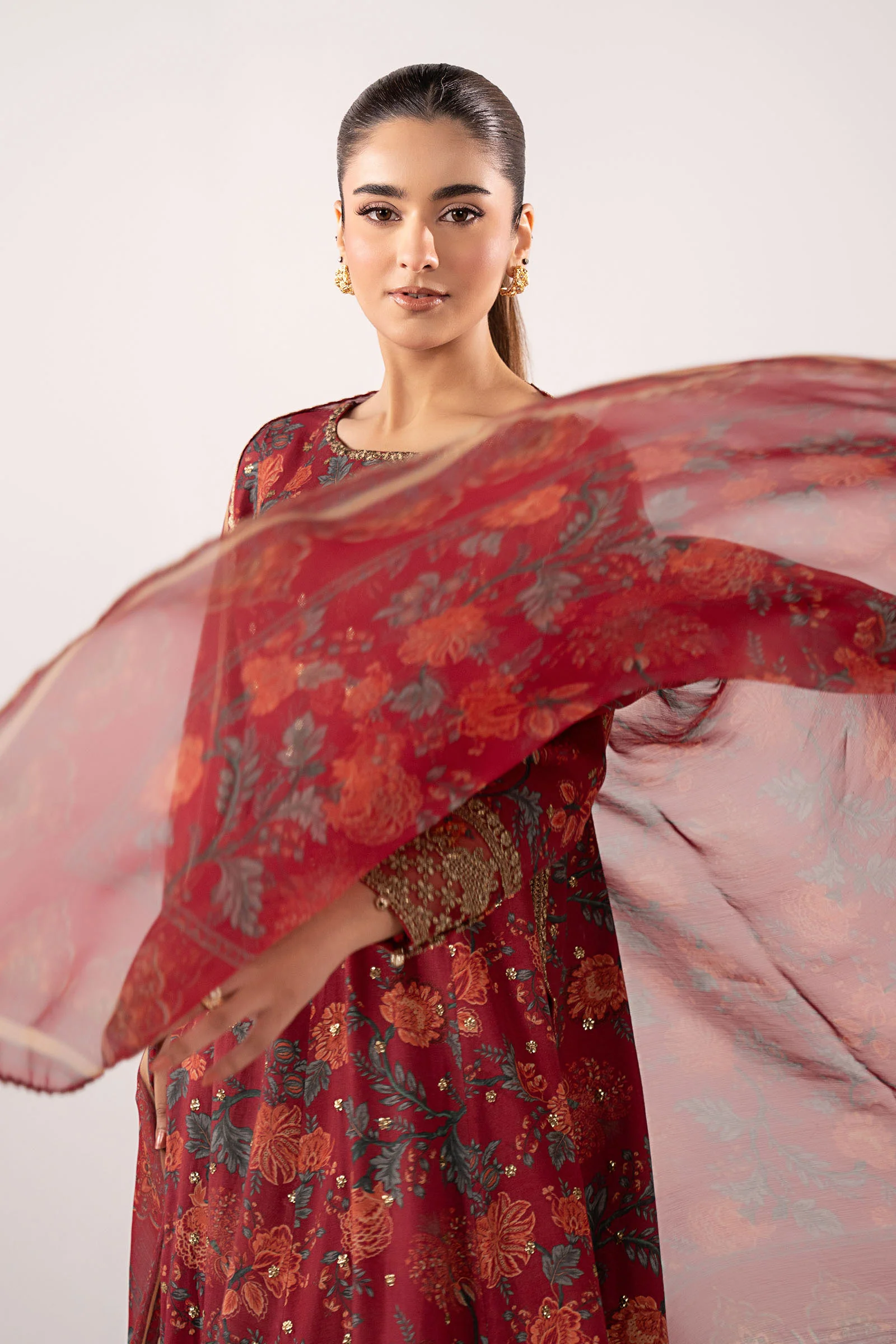 3 Piece Embroidered Lawn Suit - Image 3