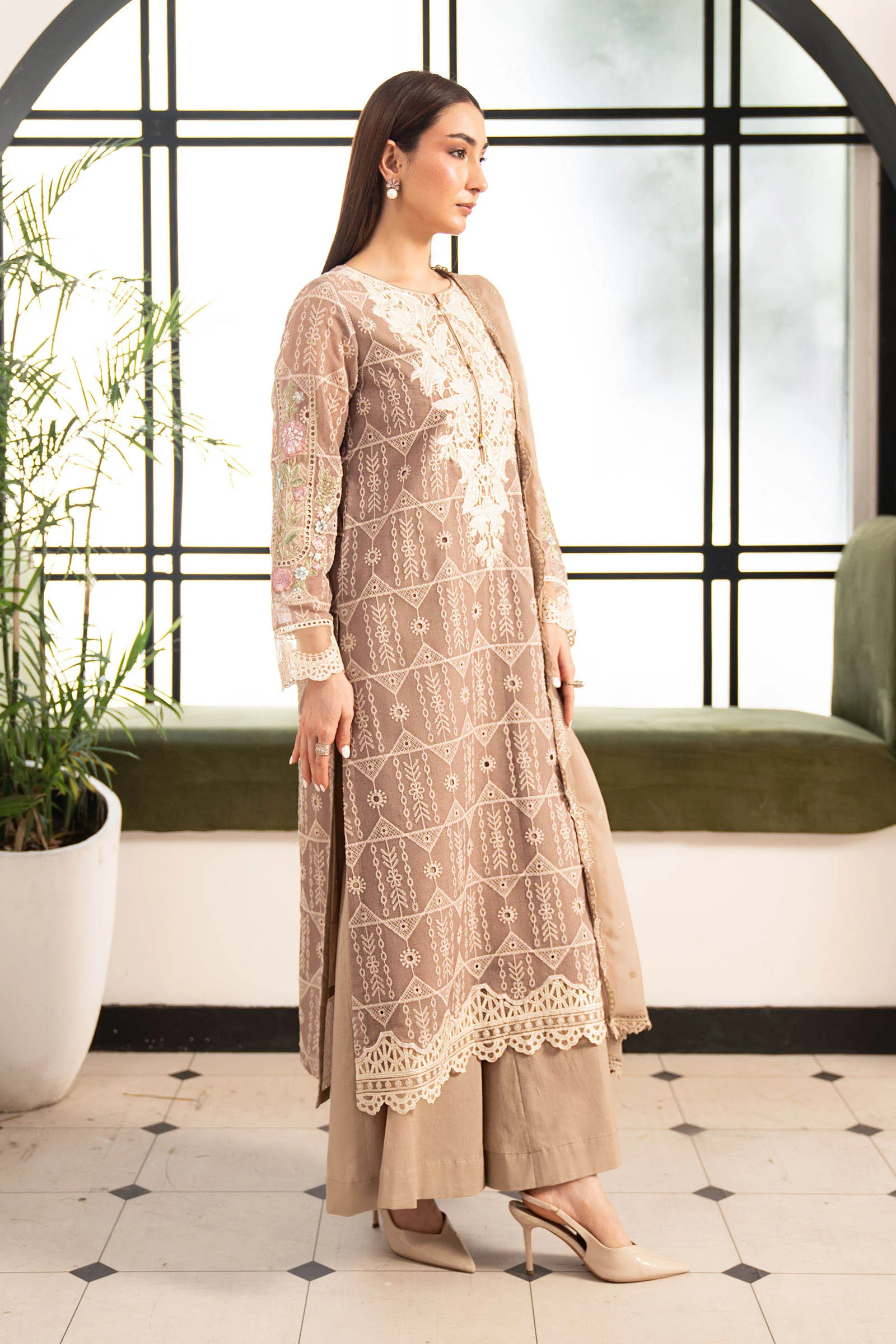 3 Piece Embroidered Lawn Suit - Image 3