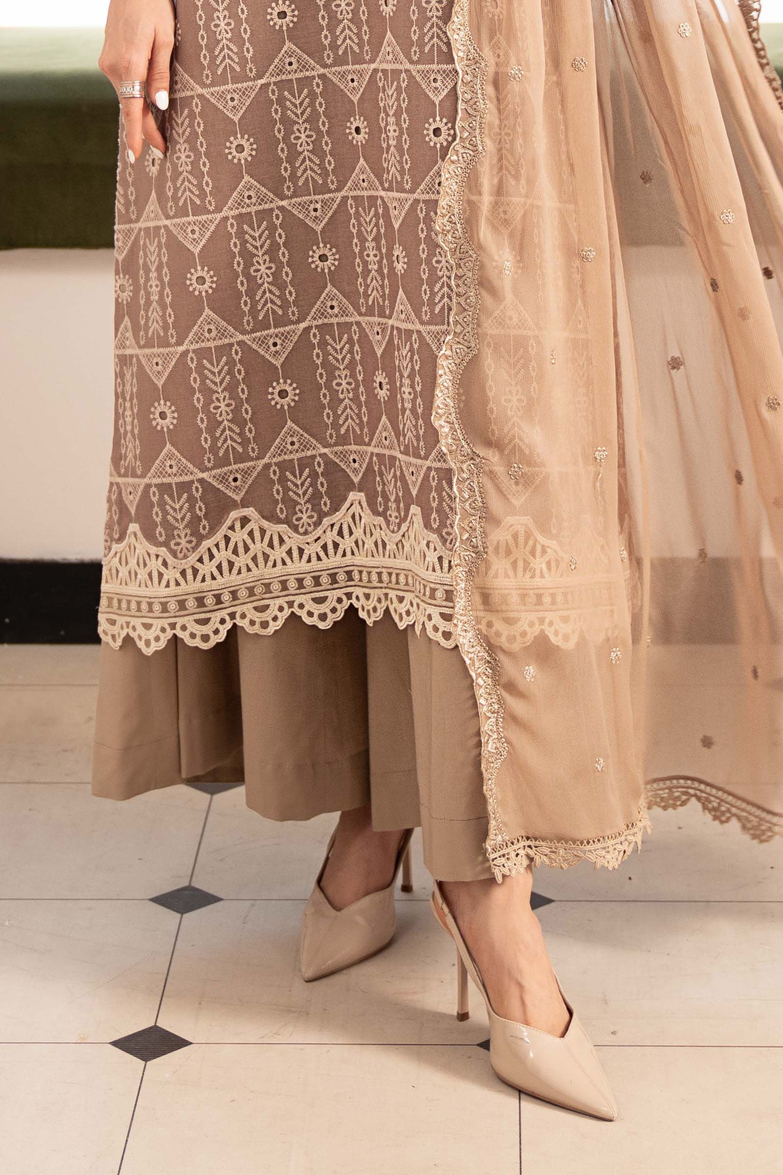 3 Piece Embroidered Lawn Suit - Image 6