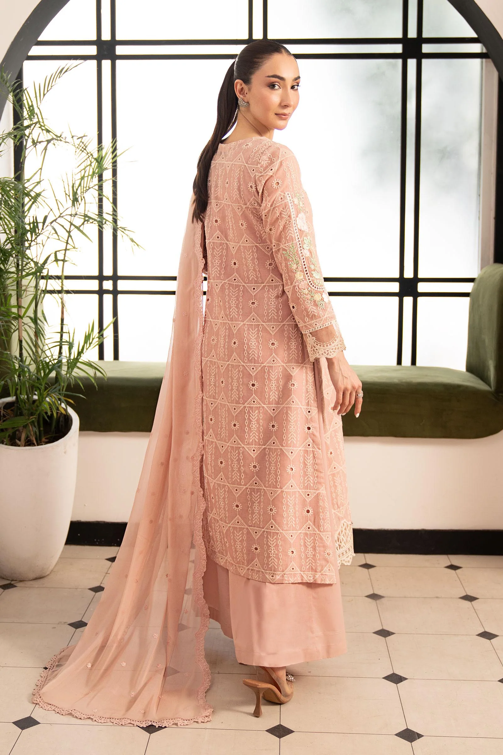 3 Piece Embroidered Lawn Suit - Image 7