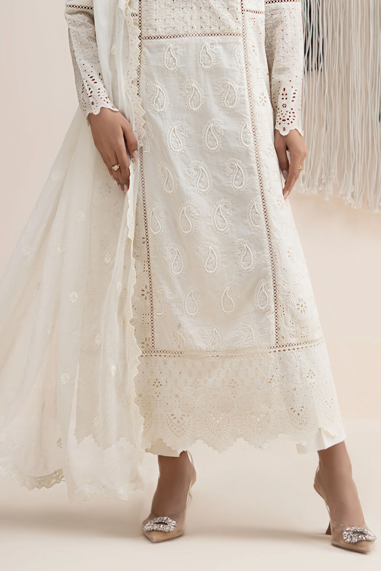 3 Piece Embroidered Lawn Suit - Image 7