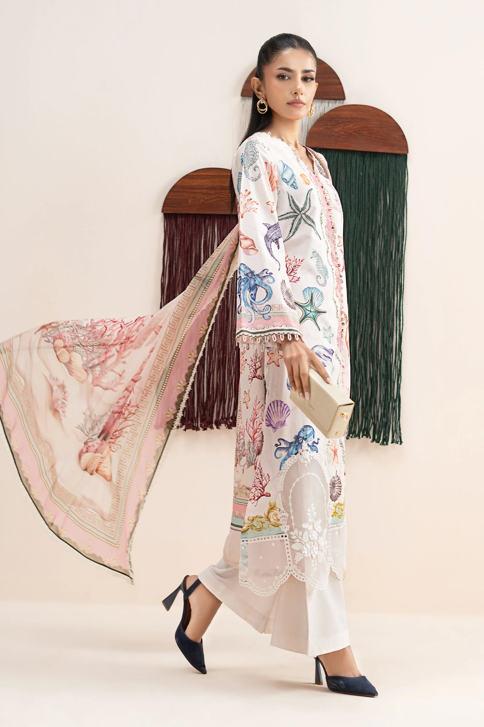 3 Piece Embroidered Lawn Suit - Image 9