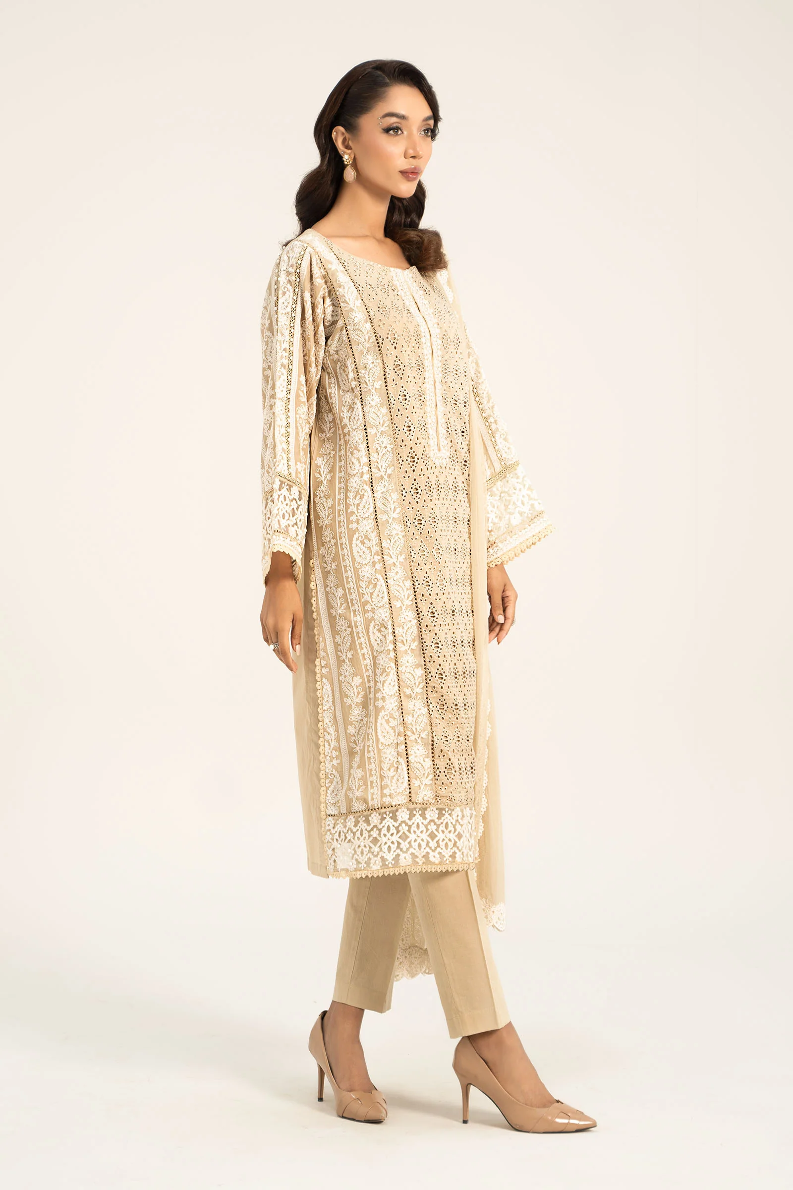 3 Piece Embroidered Lawn Suit - Image 5