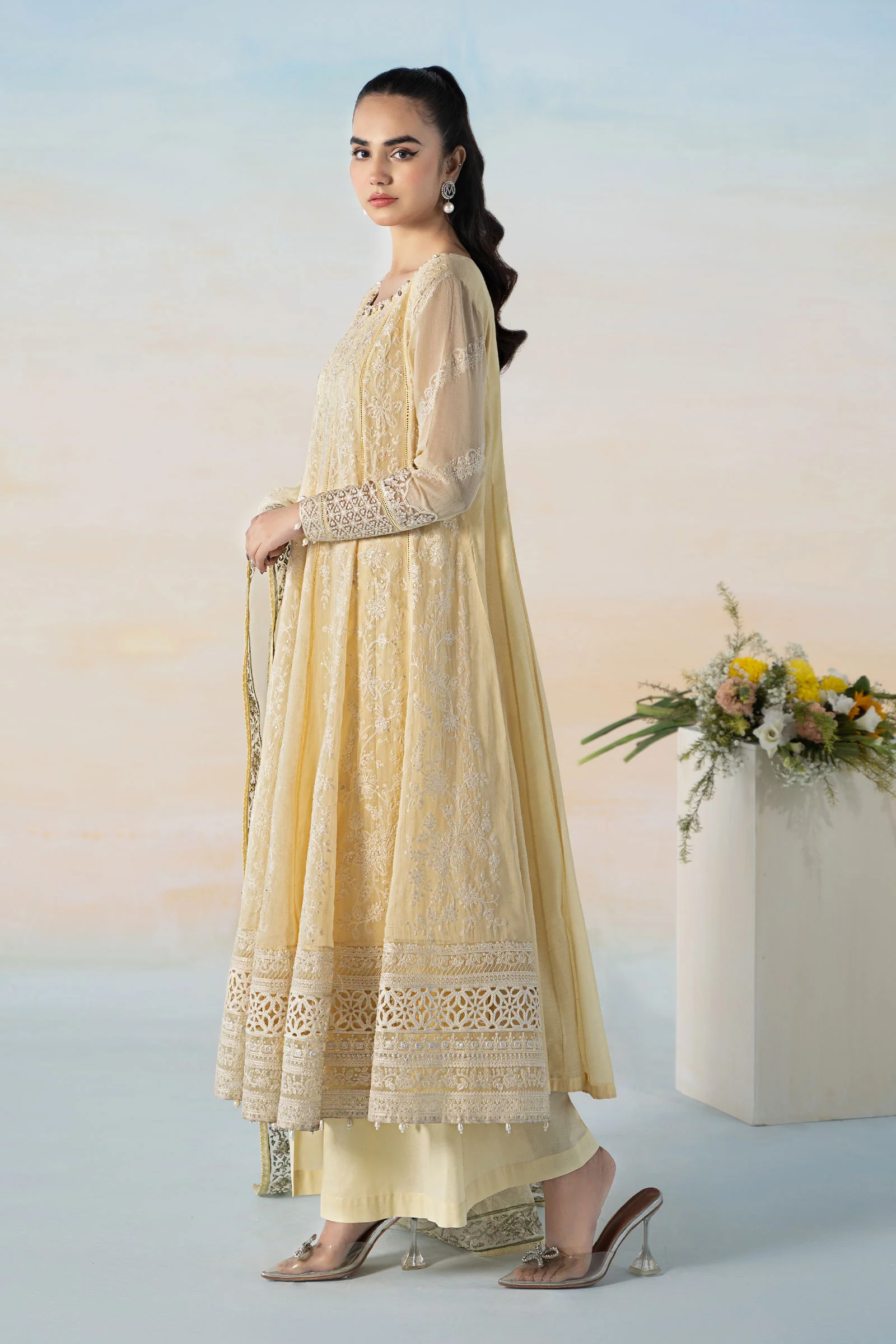 3 Piece Embroidered Lawn Suit - Image 4
