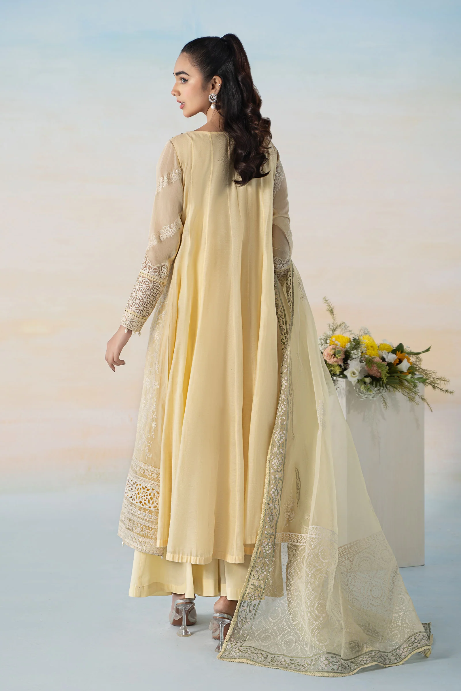 3 Piece Embroidered Lawn Suit - Image 6