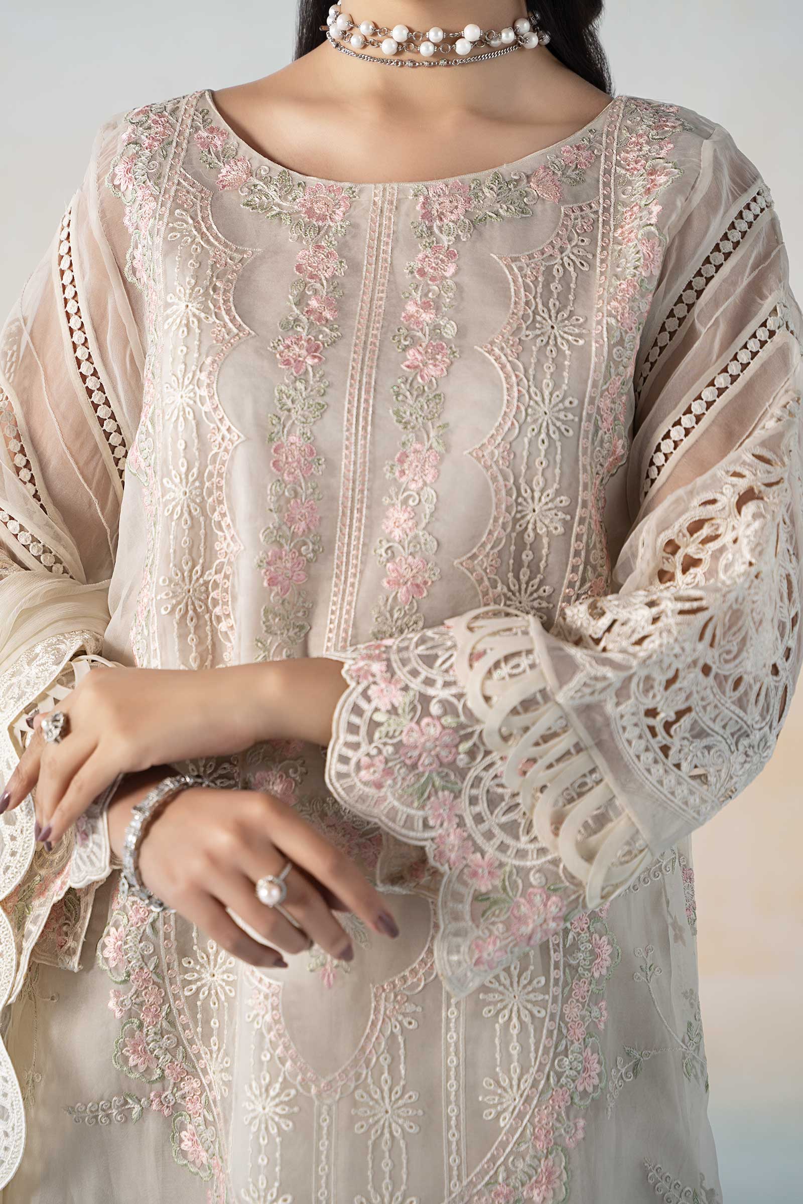 3 Piece Embroidered Lawn Suit - Image 3