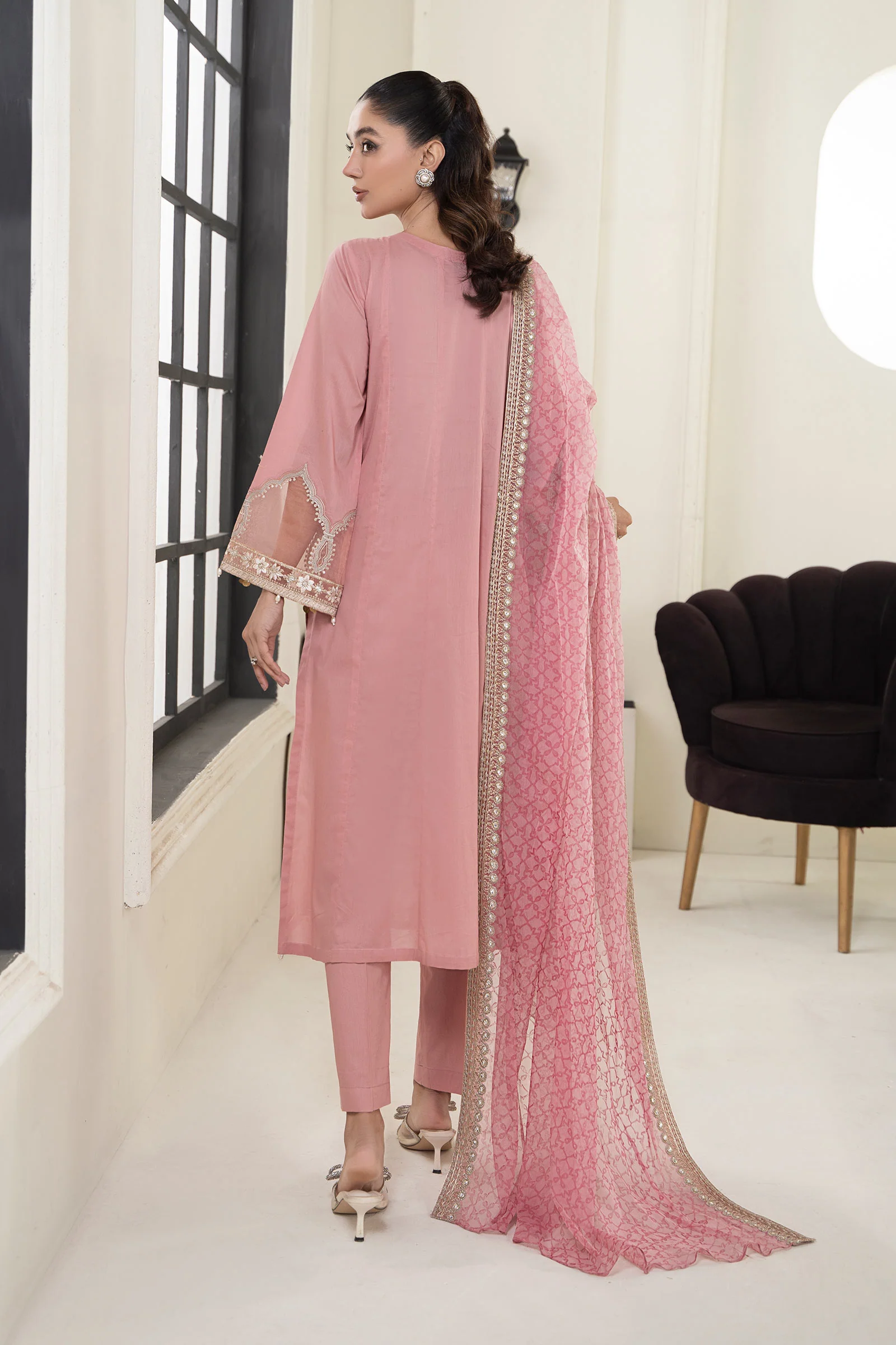 3 Piece Embroidered Lawn Suit - Image 7