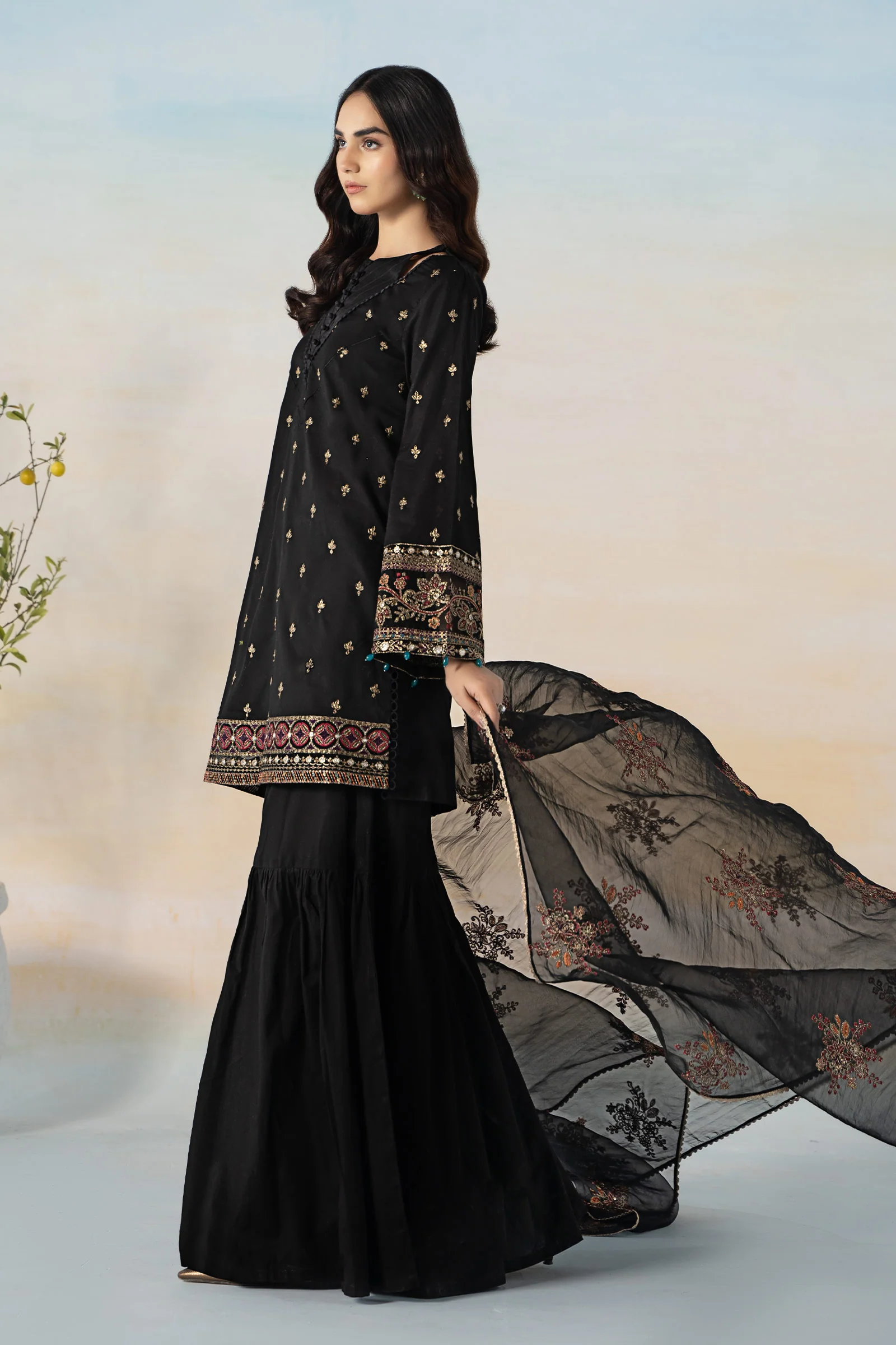 3 Piece Embroidered Jacquard Suit - Image 5