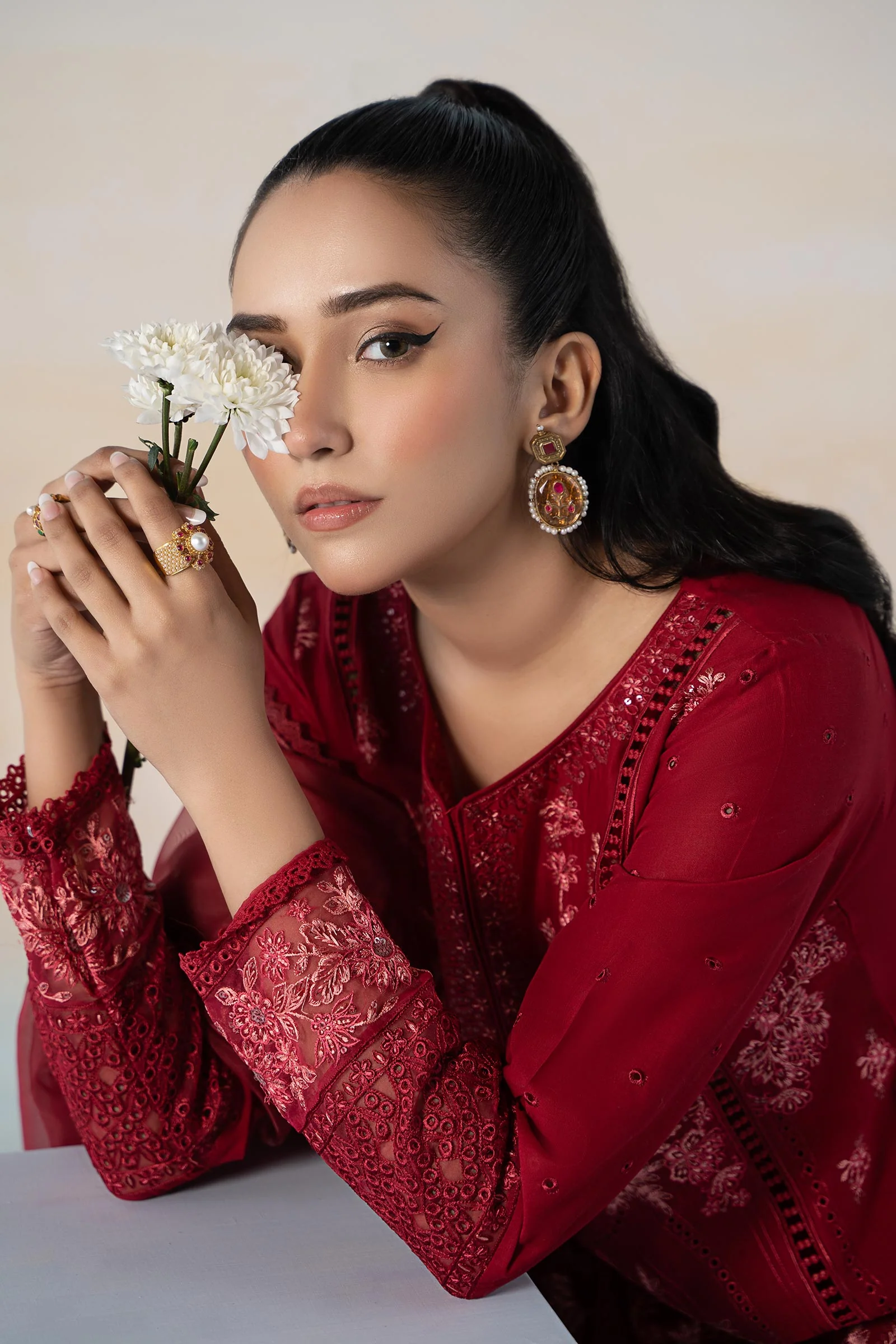 3 Piece Embroidered Lawn Suit - Image 2