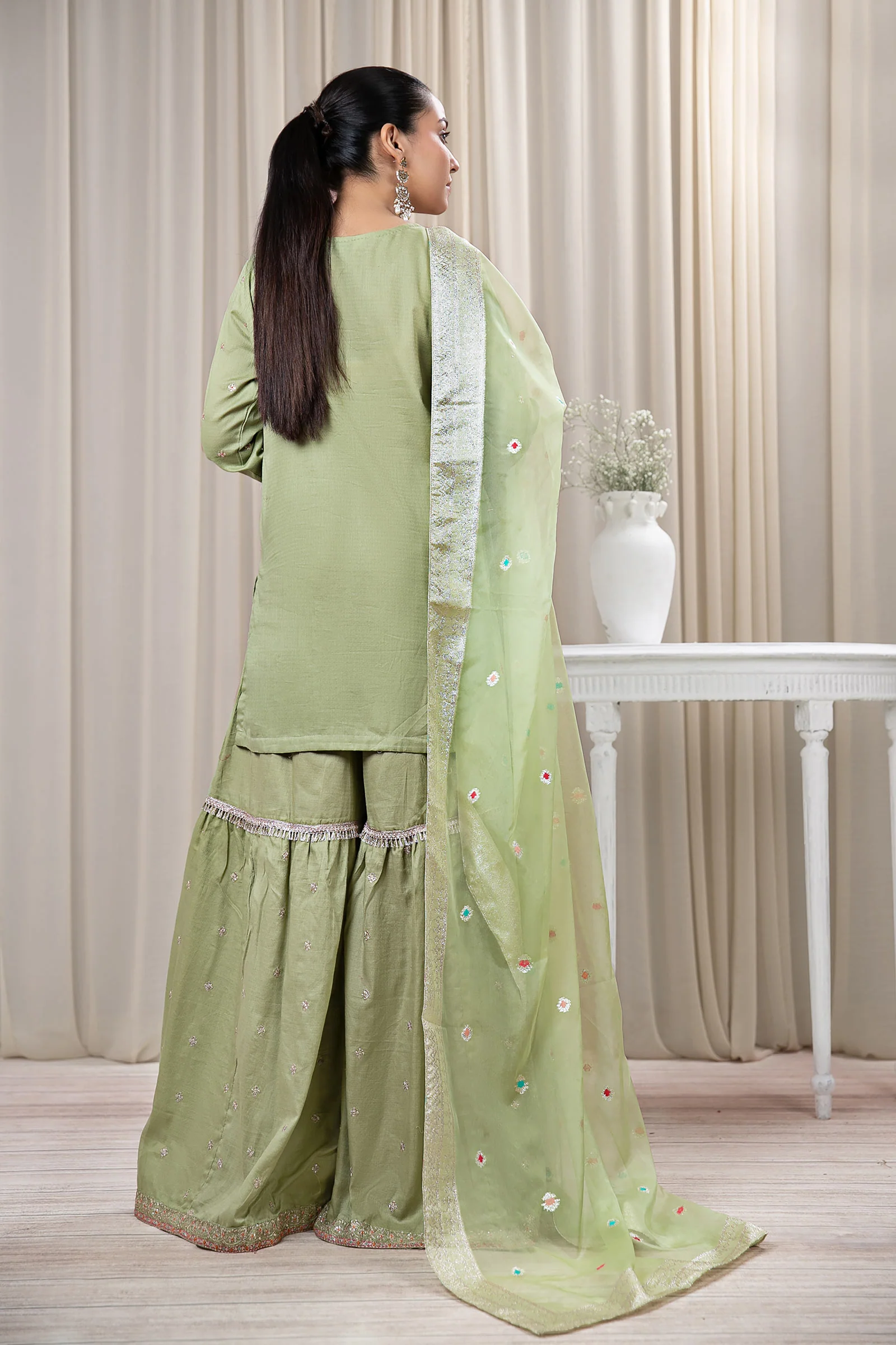 3 Piece Embroidered Lawn Suit - Image 5