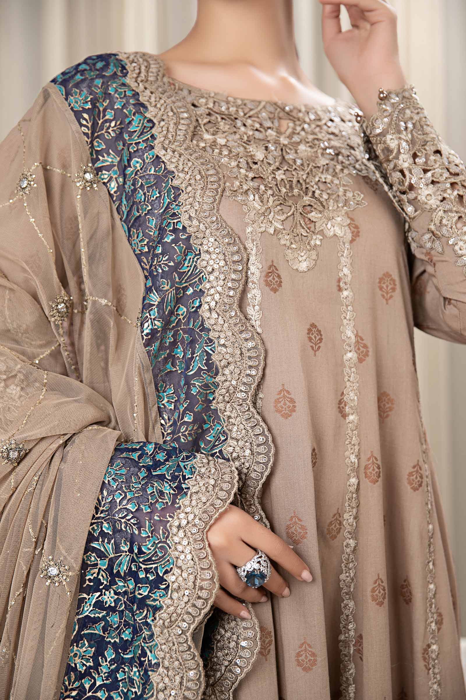 3 Piece Embroidered Jacquard Broshia Suit - Image 5