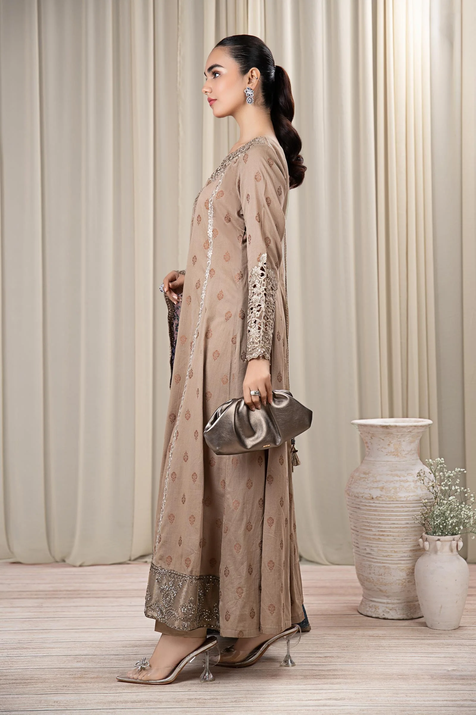 3 Piece Embroidered Jacquard Broshia Suit - Image 6