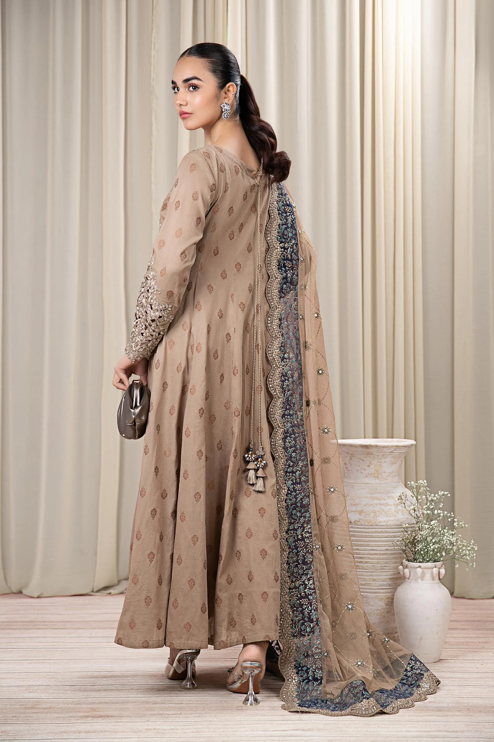 3 Piece Embroidered Jacquard Broshia Suit - Image 8