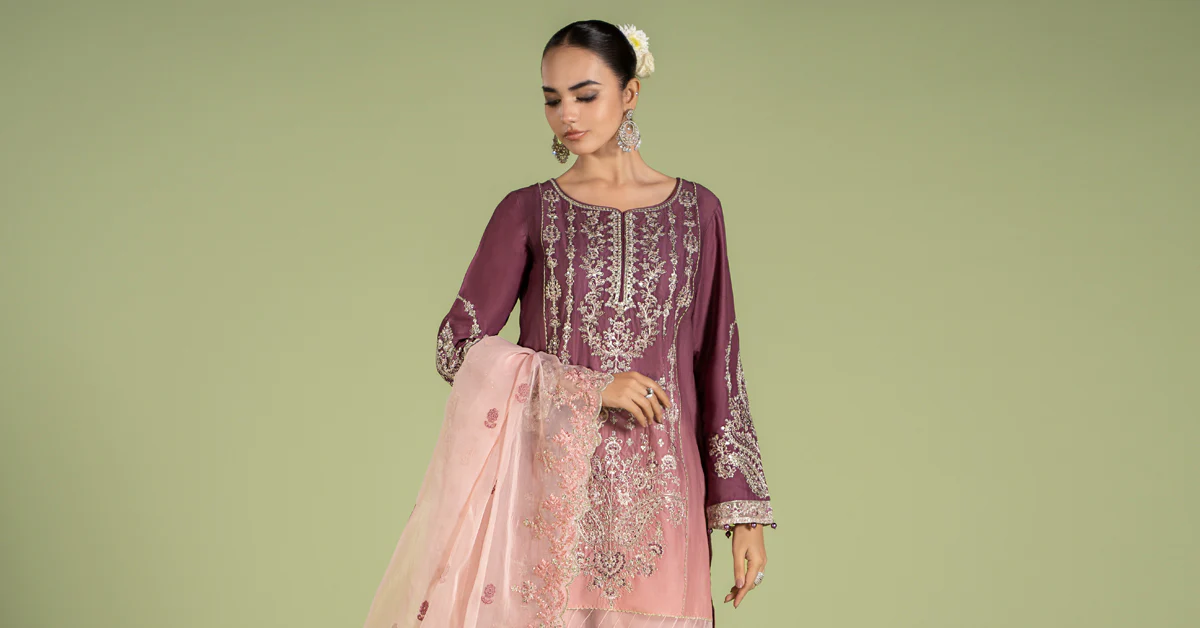 3 Piece Embroidered Lawn Suit - Image 11