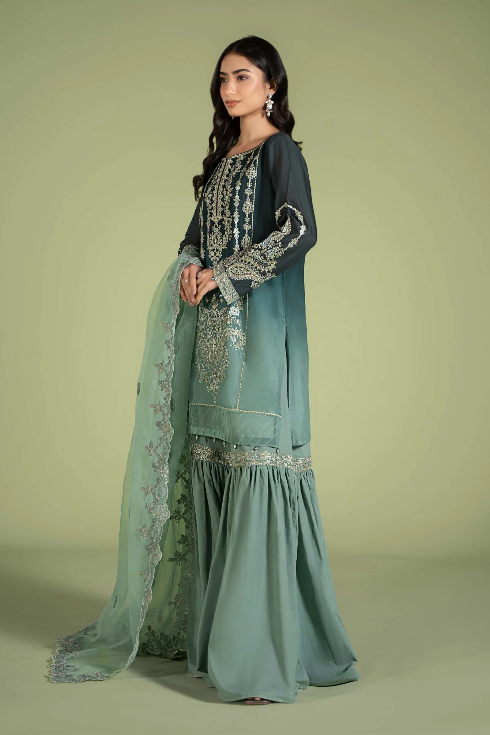 3 Piece Embroidered Lawn Suit - Image 6