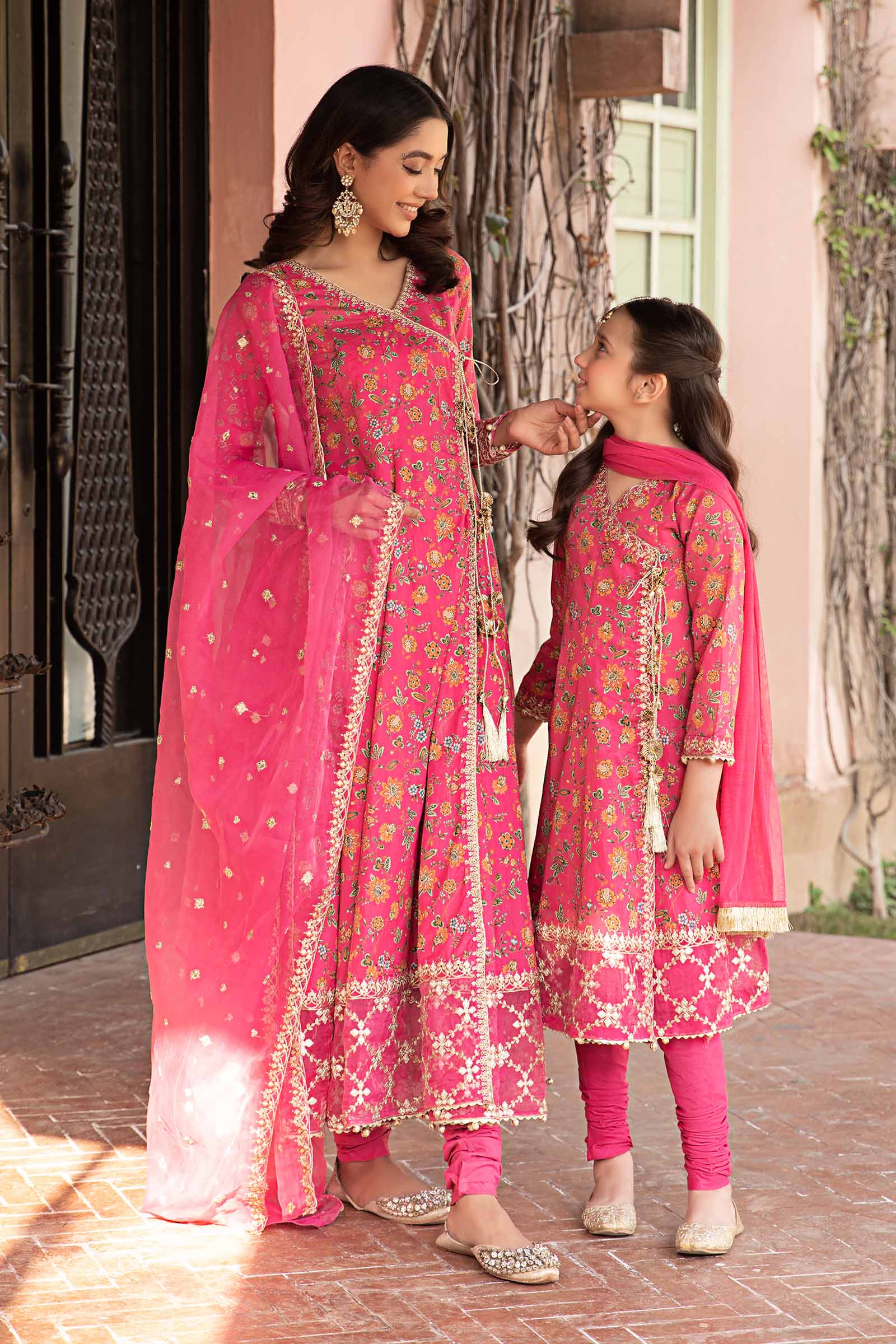 3 Piece Embroidered Lawn Suit - Image 5