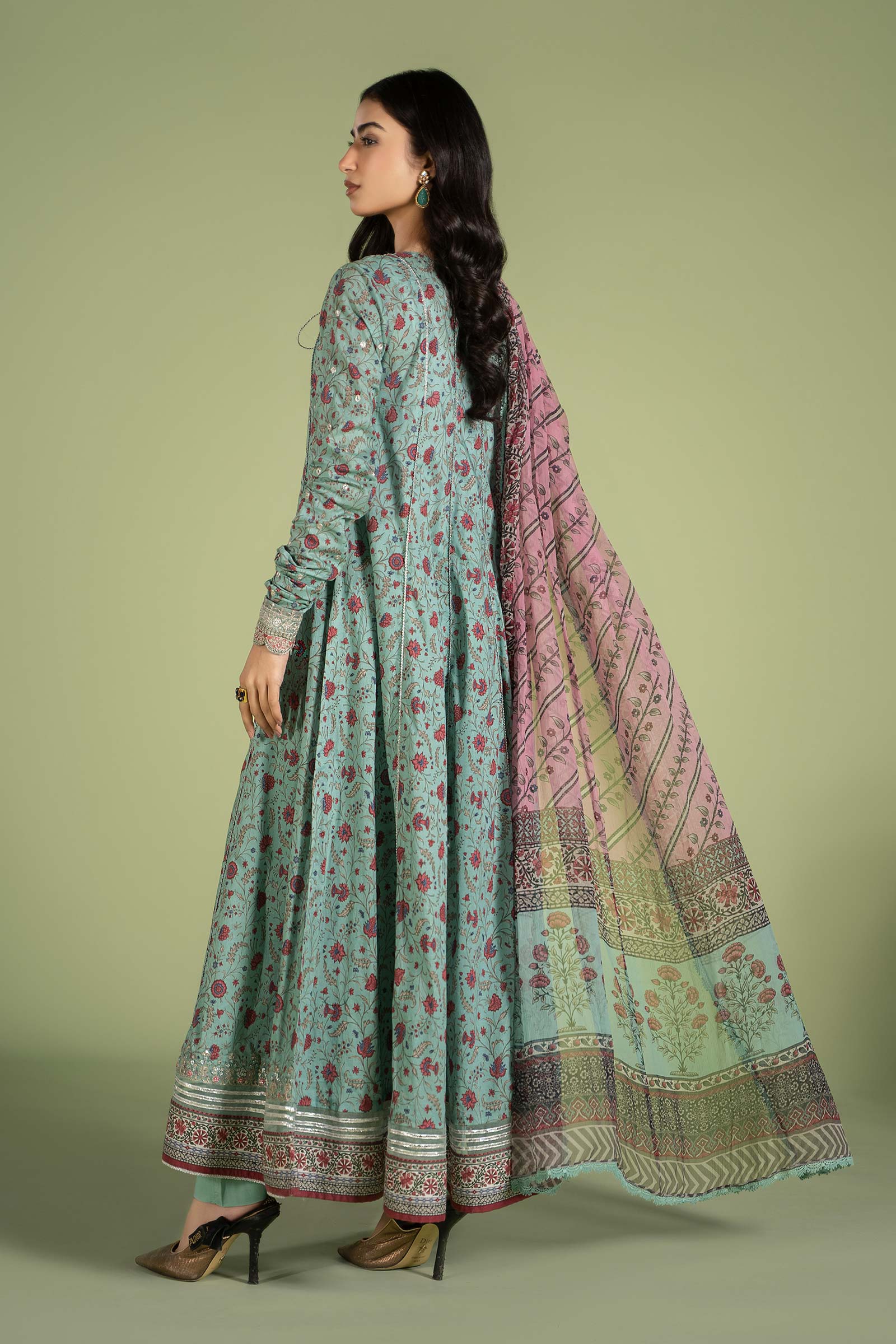 3 Piece Embroidered Lawn Suit - Image 10