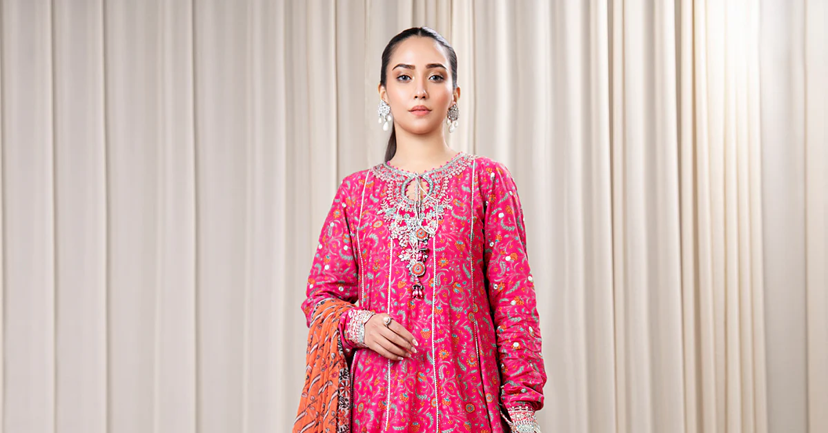 3 Piece Embroidered Lawn Suit - Image 6