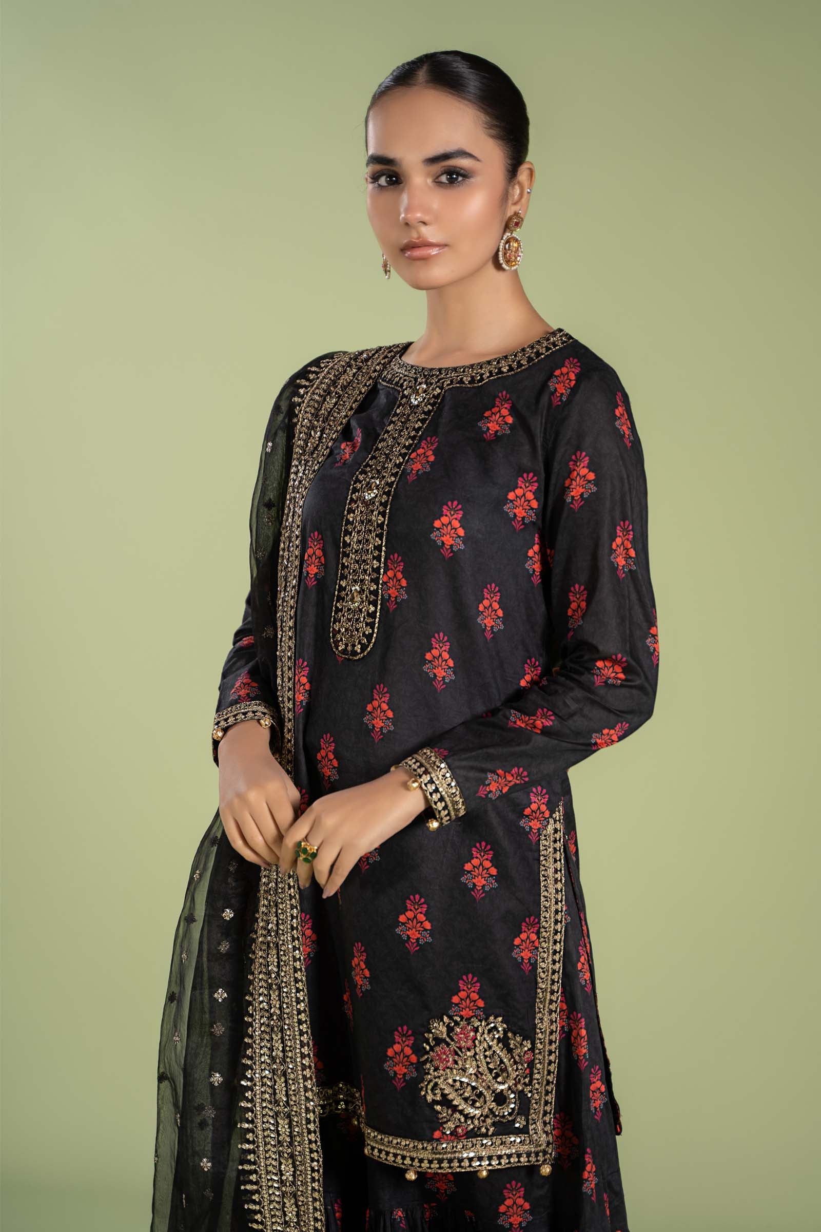 3 Piece Embroidered Lawn Suit - Image 3