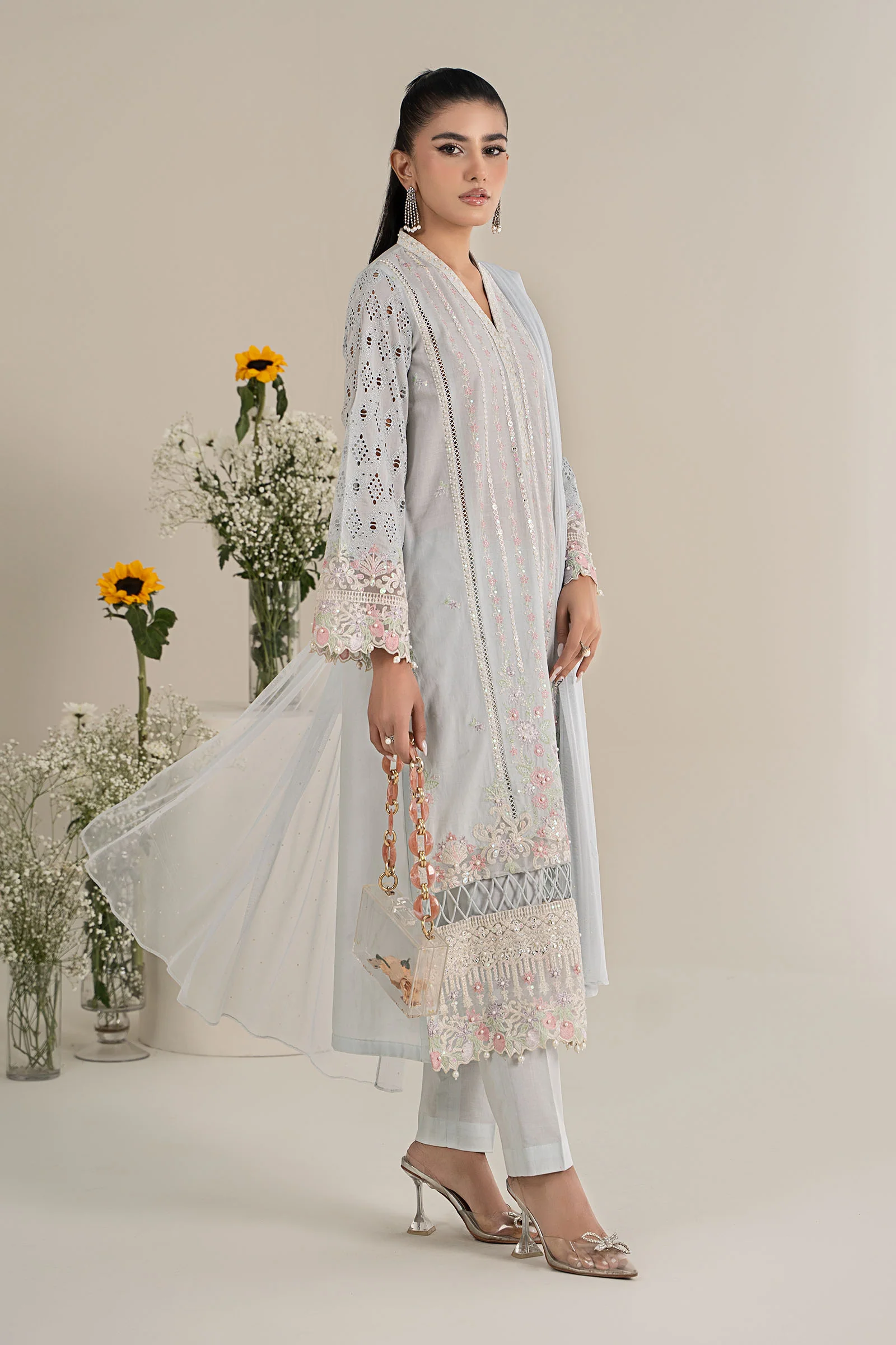 3 Piece Embroidered Lawn Suit - Image 5