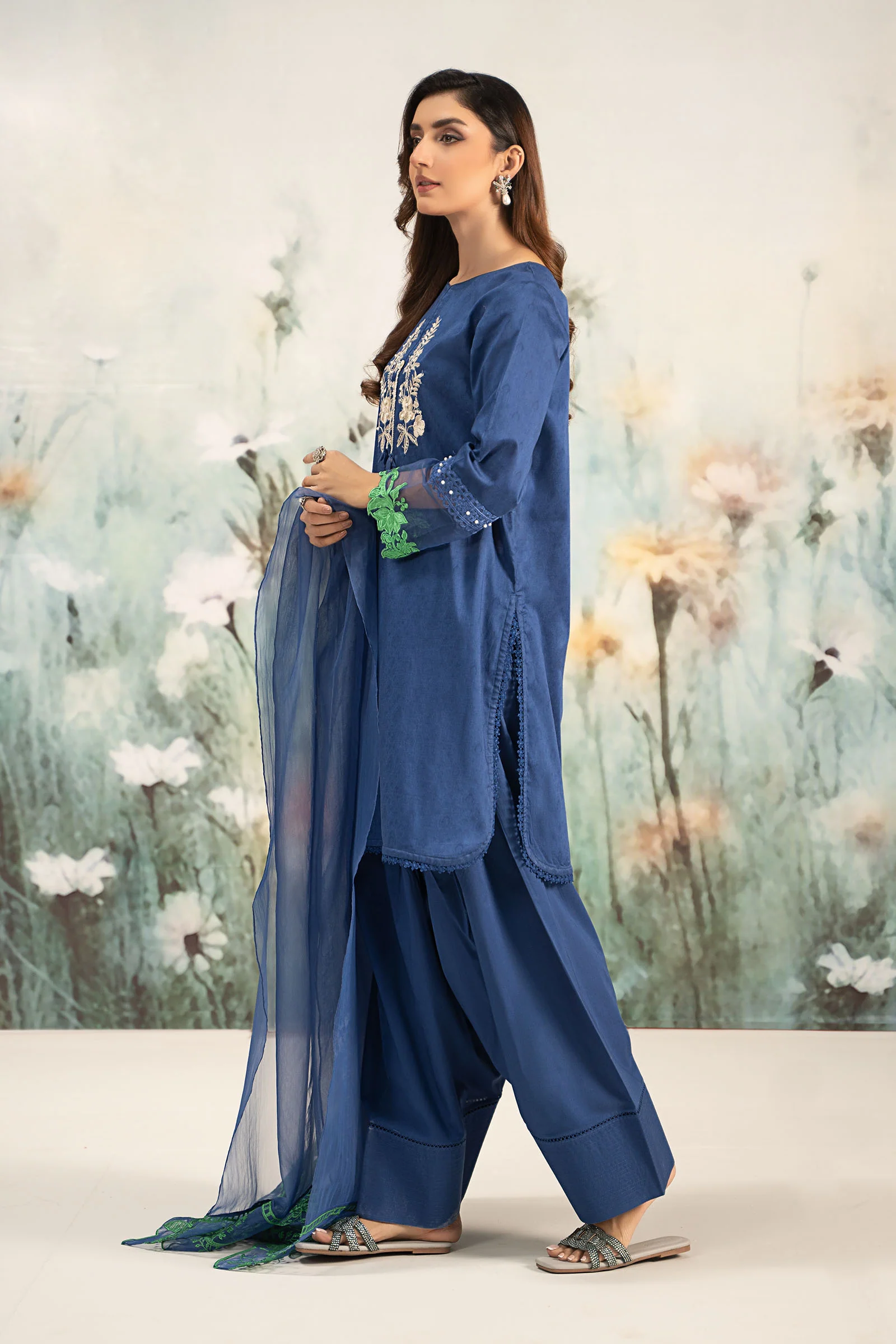 3 Piece Embroidered Self Jacquard Lawn Suit - Image 10