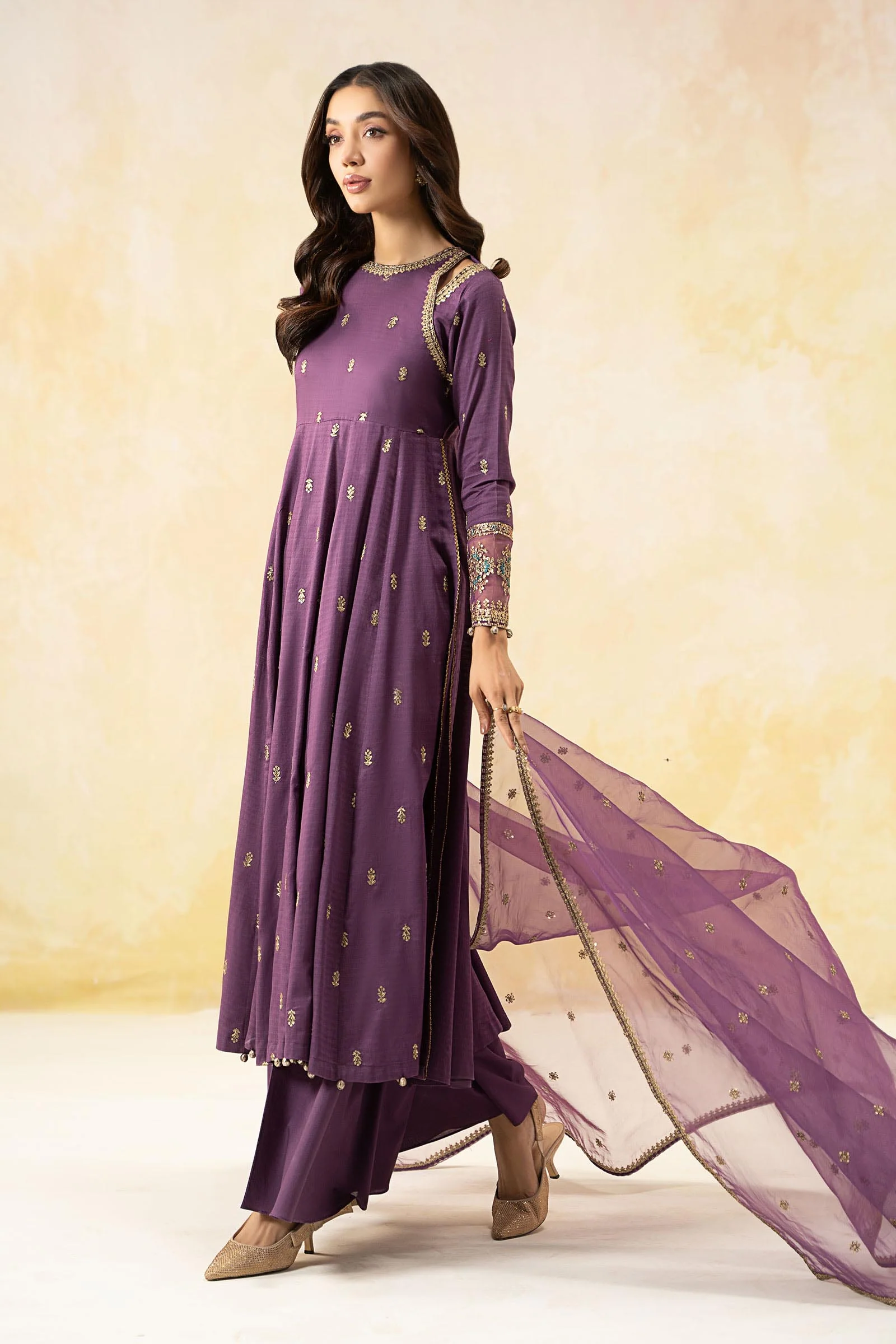 3 Piece Embroidered Lawn Suit - Image 5