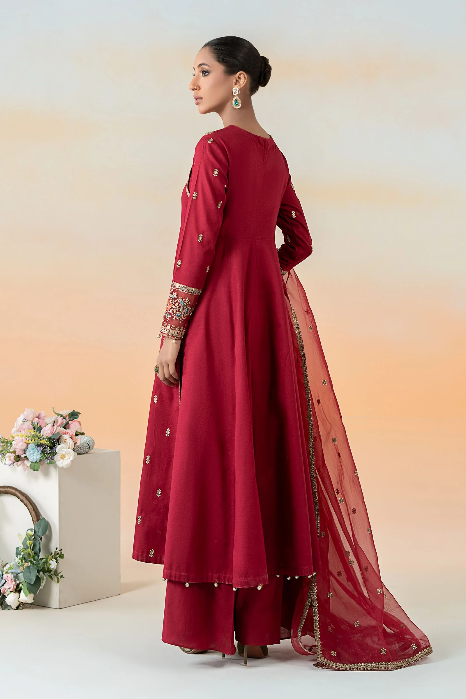3 Piece Embroidered Lawn Suit - Image 6