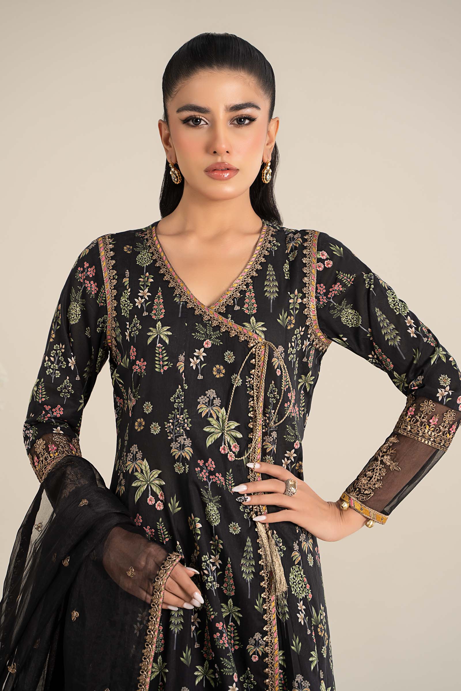 3 Piece Embroidered Lawn Suit - Image 4