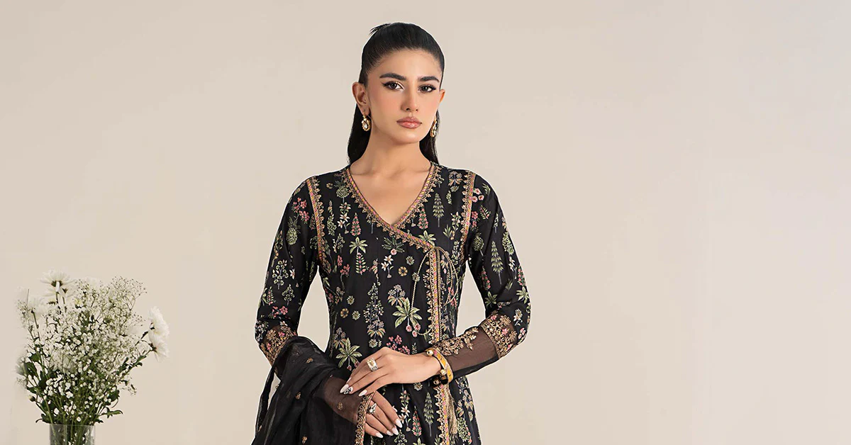 3 Piece Embroidered Lawn Suit - Image 9