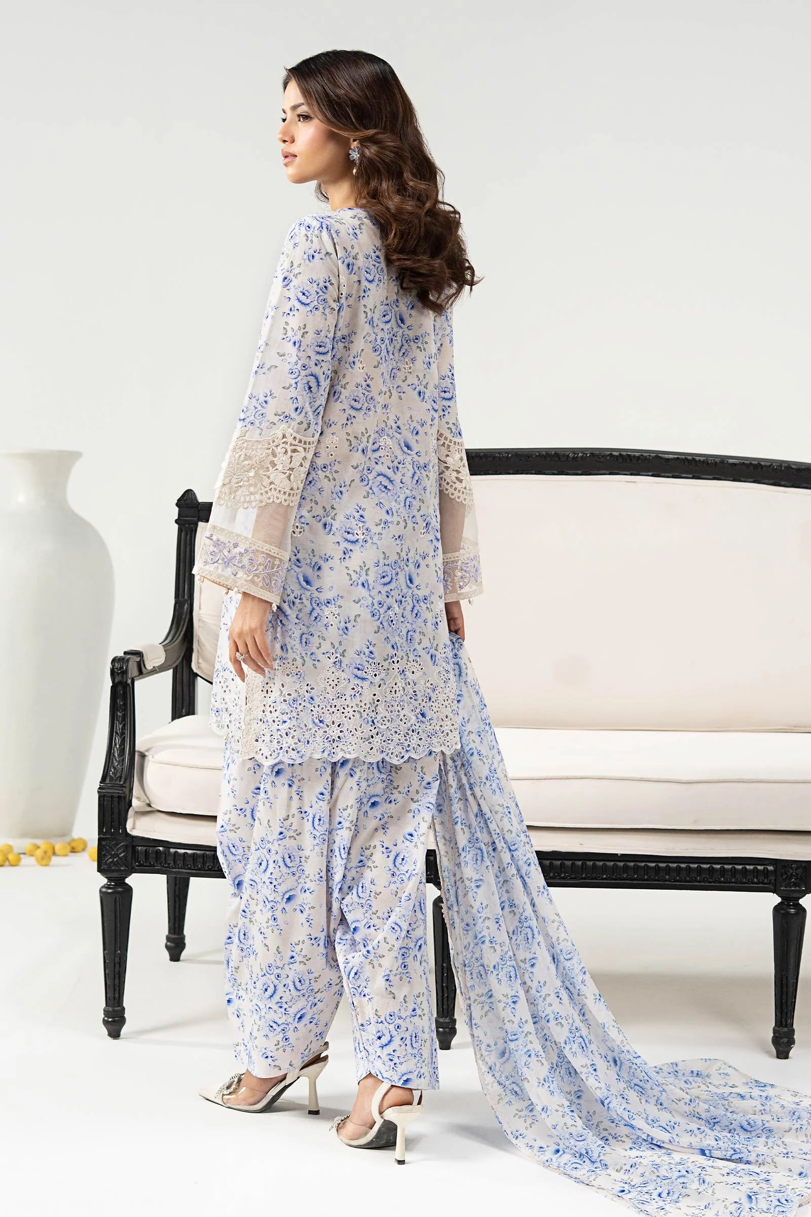 3 Piece Embroidered Lawn Suit - Image 7